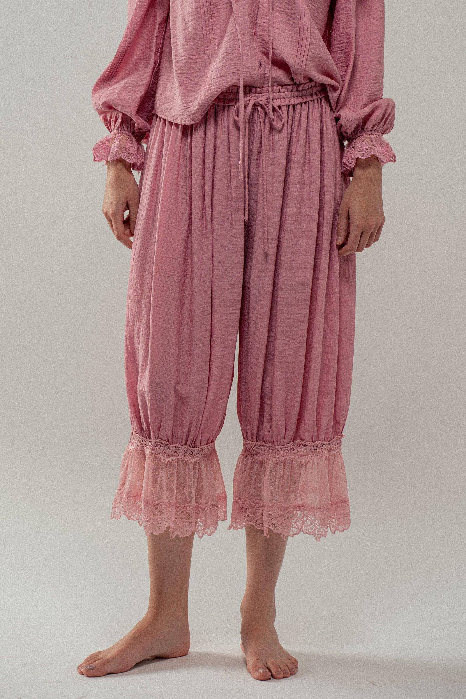 Lace-Trimmed Cropped Bloomer Pants