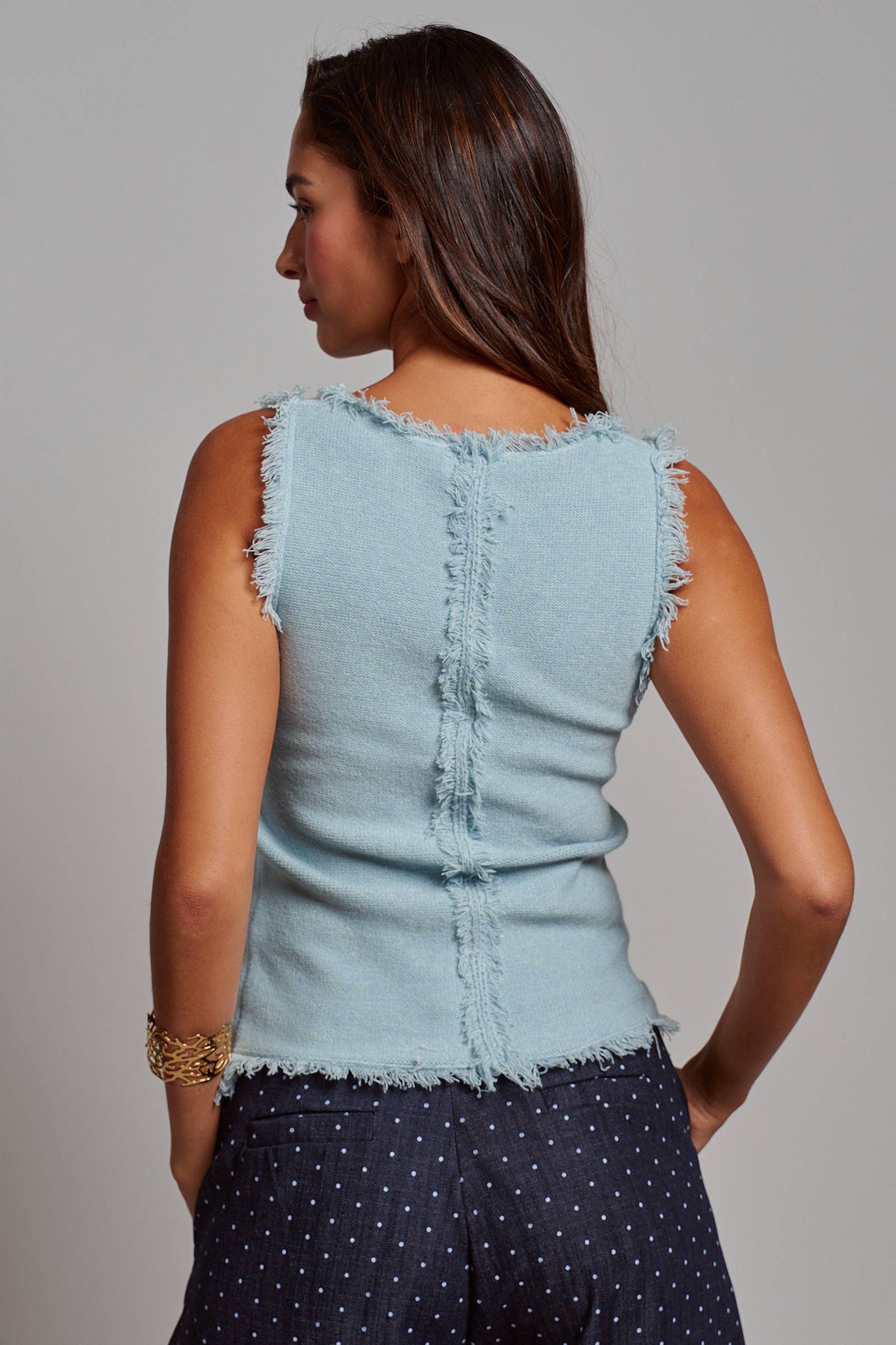 Frayed Trim Textured Knit Sleeveless Top