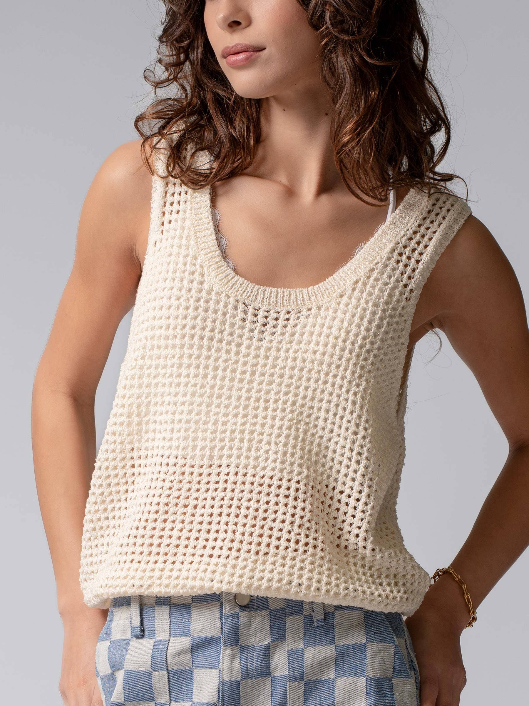 Urban Daizy Relaxed Open-Knit Sleeveless Sweater Tank Ivory Tank Top - Women's (UDZ-DR-00392)