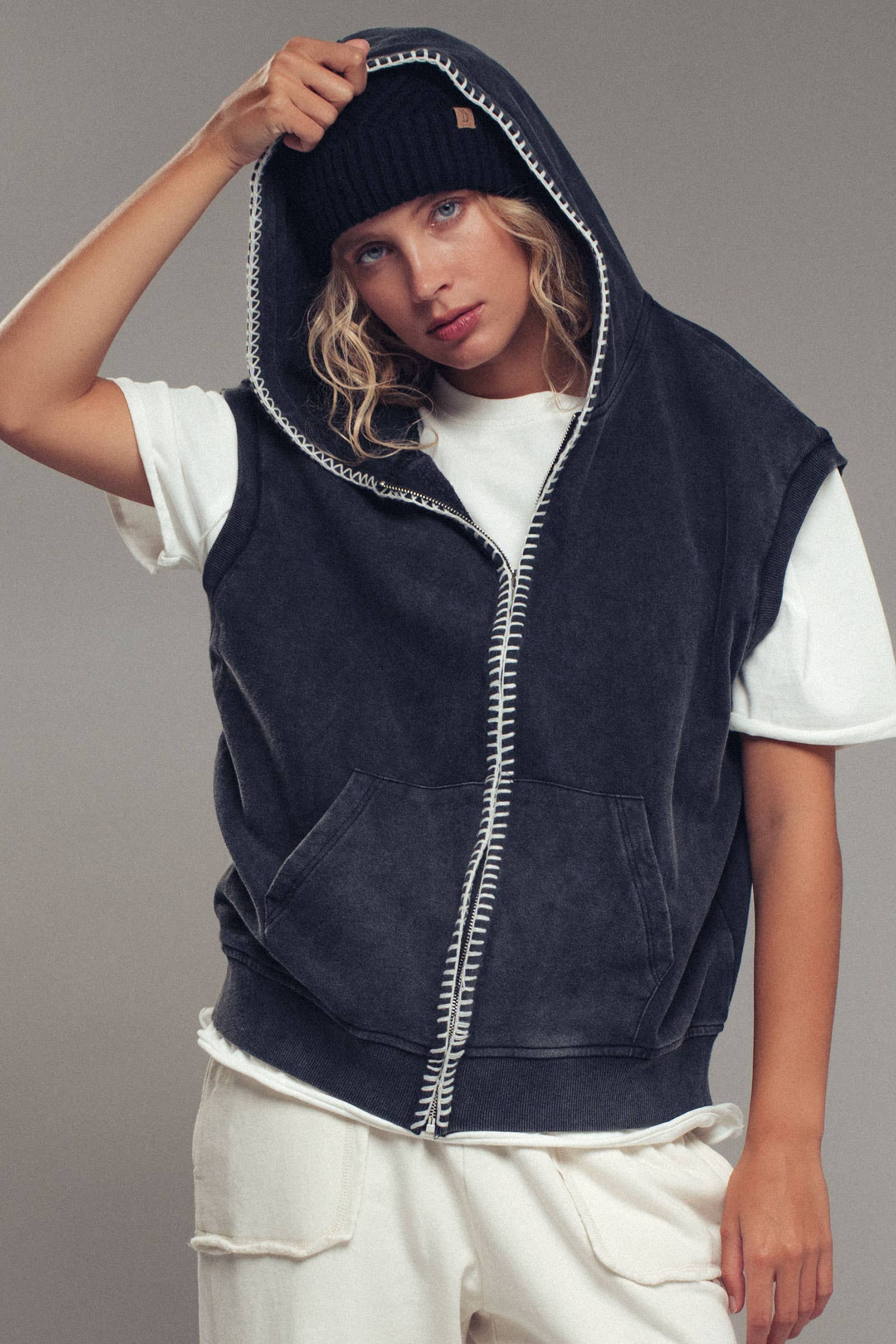 Relaxed Sleeveless Contrast Stitch Zip Hoodie