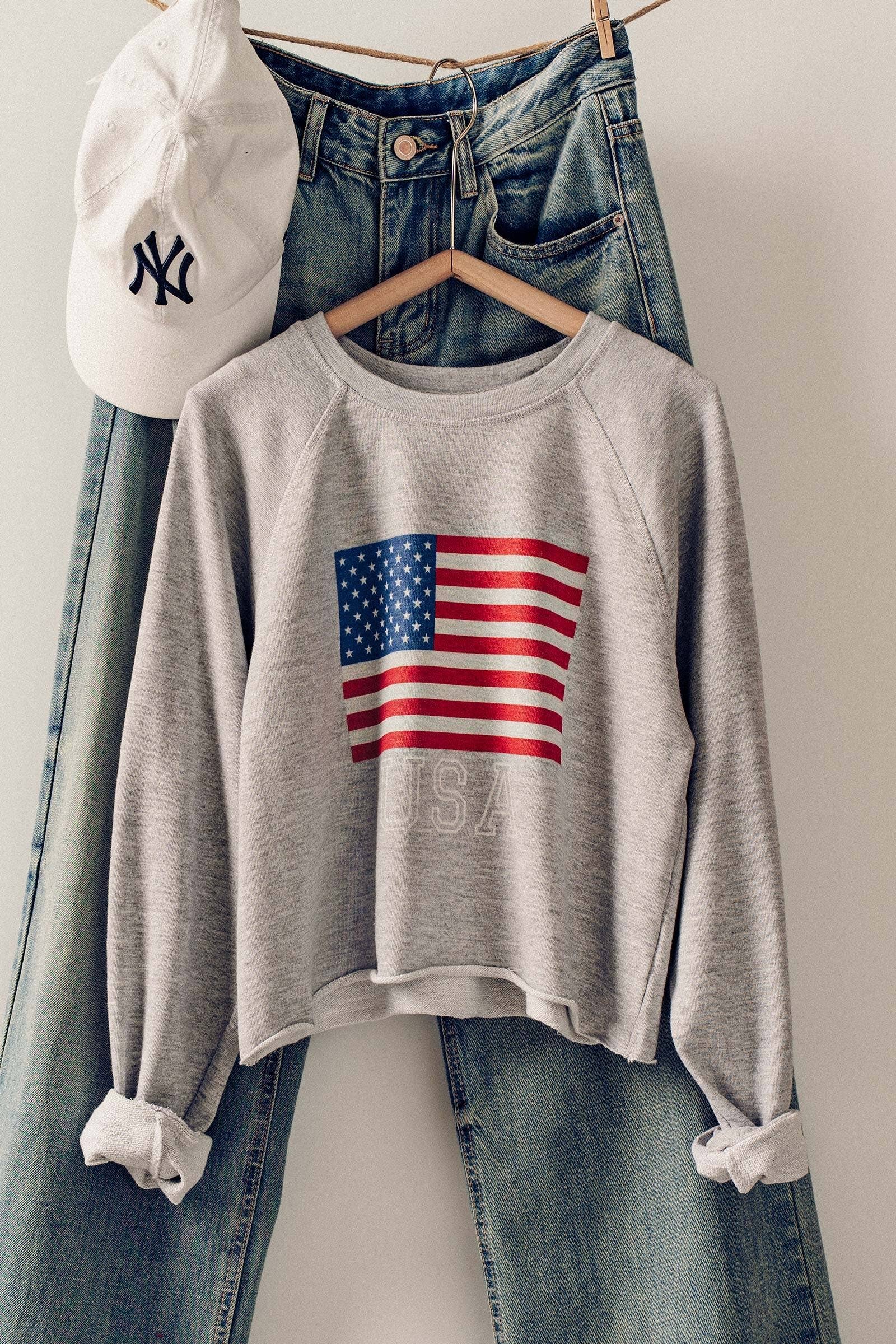 Urban Daizy Cropped USA Flag Graphic Sweatshirt H-Grey Graphic Sweatshirt - Women's (UDZ-TP-00814)