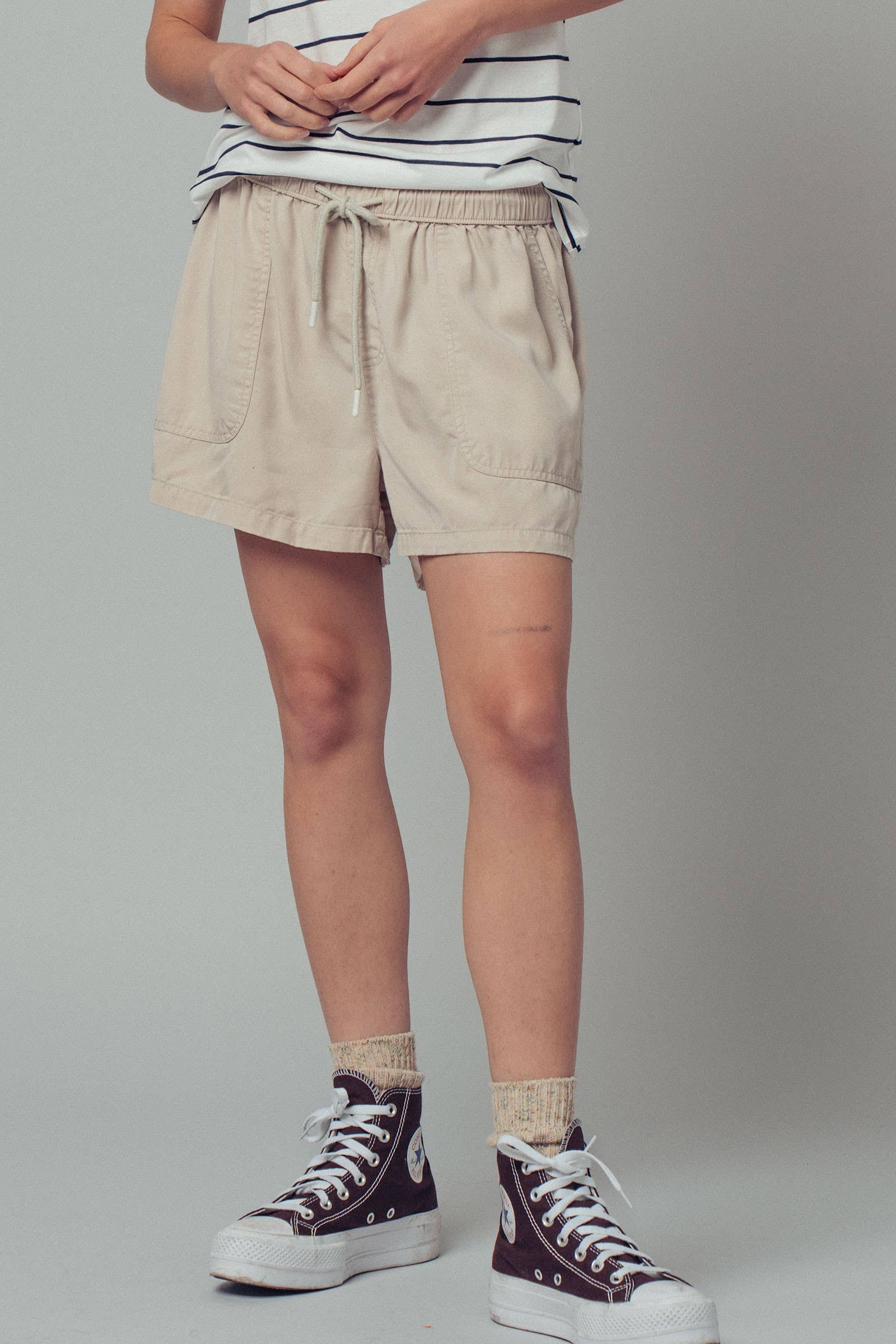 Relaxed Fit Drawstring Patch Pocket Shorts