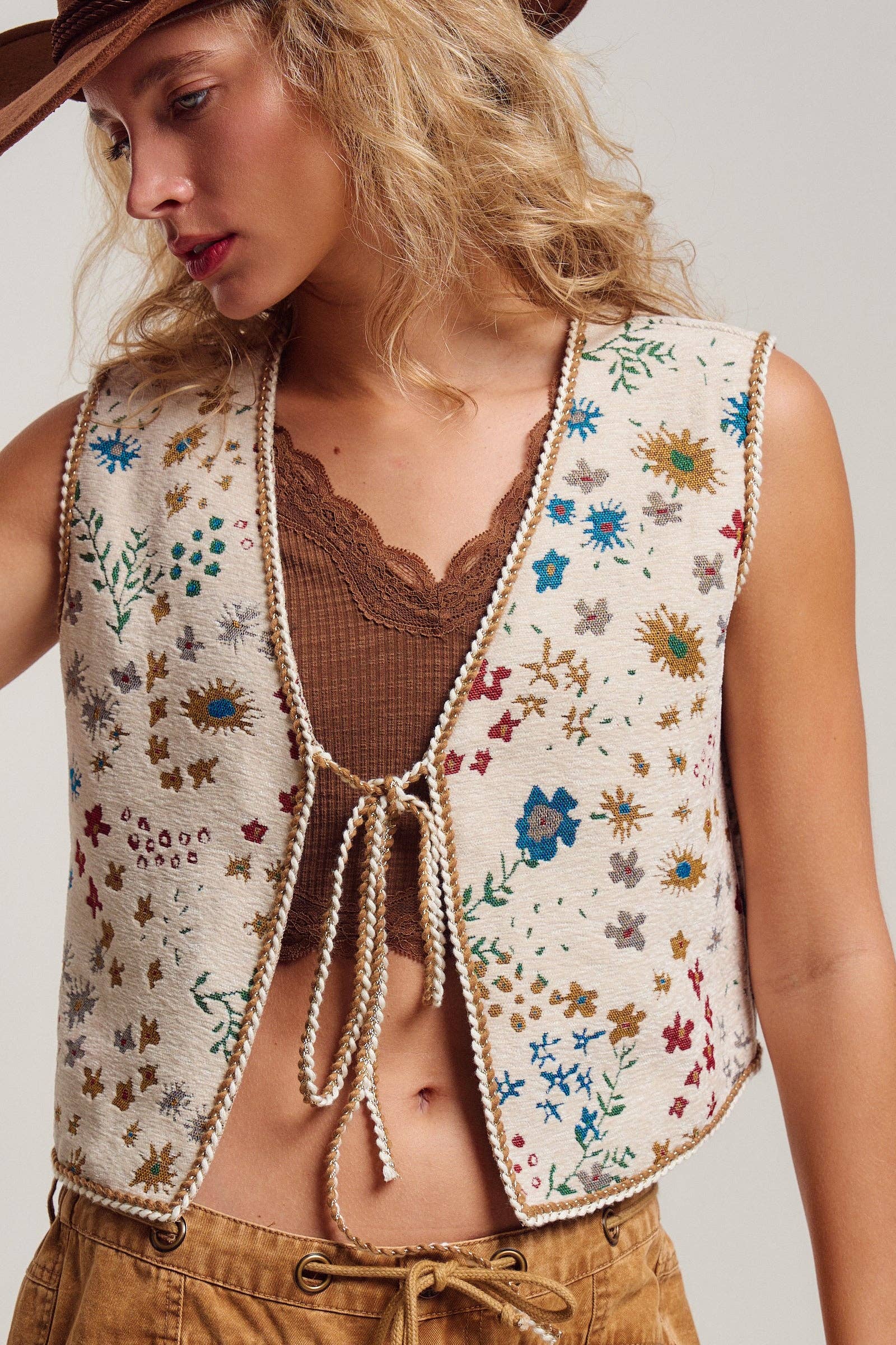 Urban Daizy Floral Tapestry Tie-Front Boho Vest Beige-Multi Outerwear Vest - Women's (UDOW0299-Beige-Multi)