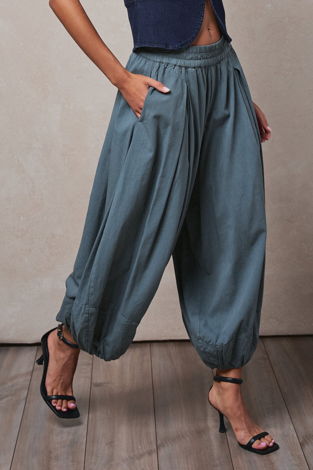 Balloon Hem Wide Leg Pants in BLACK - Women's Casual Pants | Urban Daizy