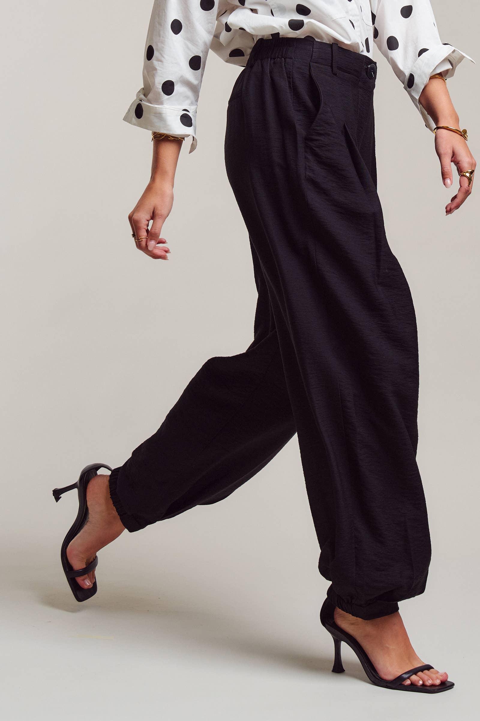 Urban Daizy Textured Pleated Front Tapered Jogger Trousers Khaki Pants - Women's (UDPT0168-Khaki) – alternate view 4