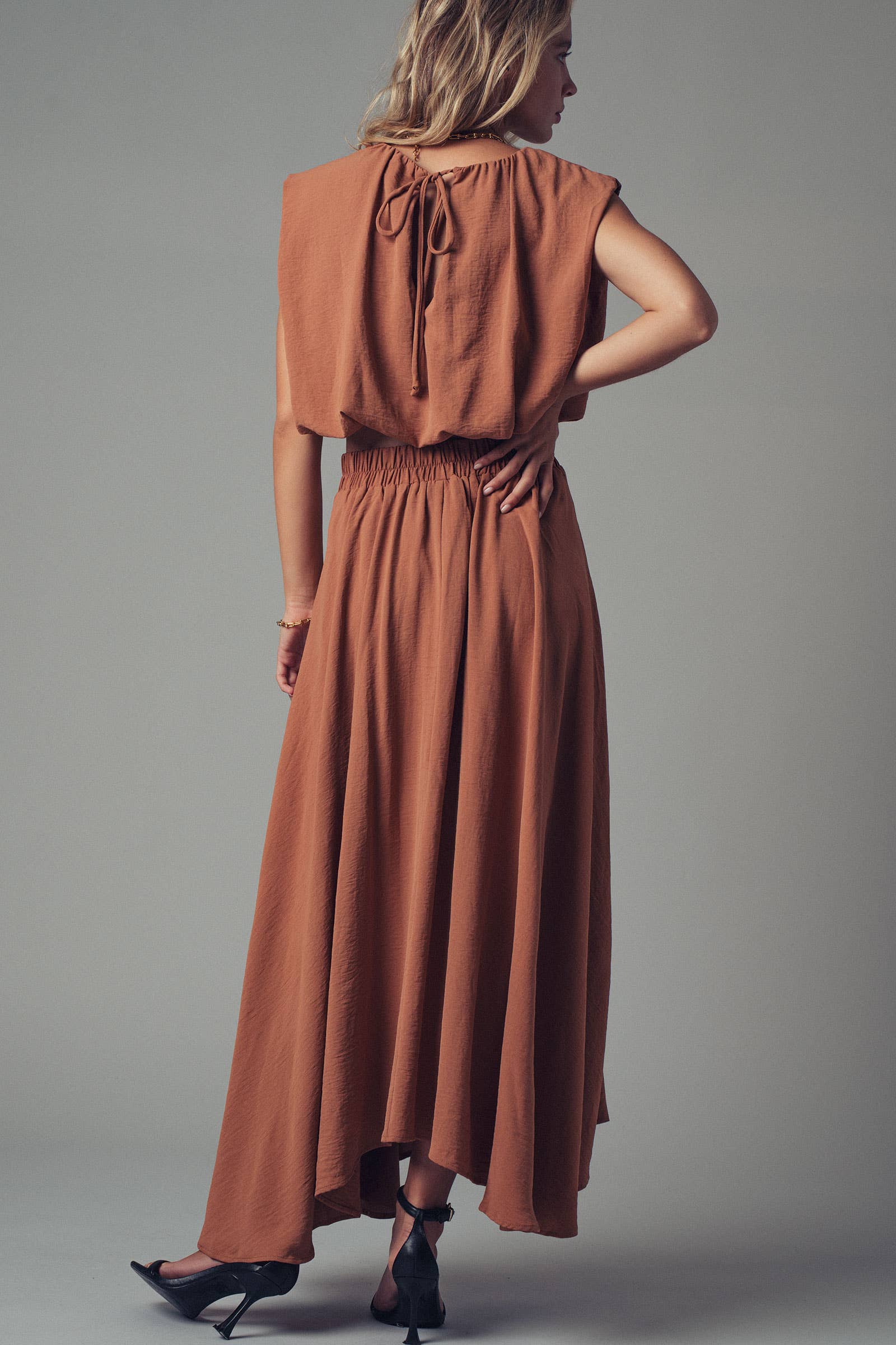 Pleated High-Waist Flowy Skirt