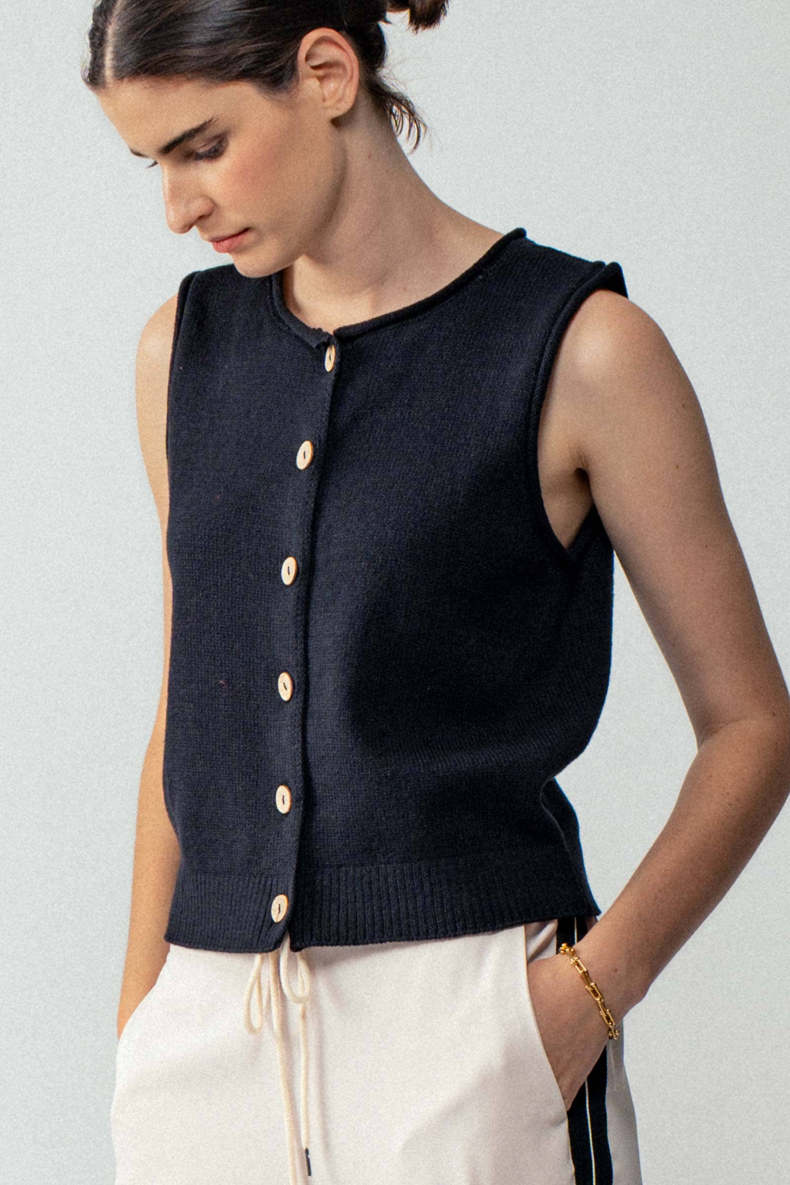Urban Daizy Relaxed Button-Front Knit Sleeveless Top Black Sweater Vest - Women's (UDZ-SK-00127) – alternate view 3