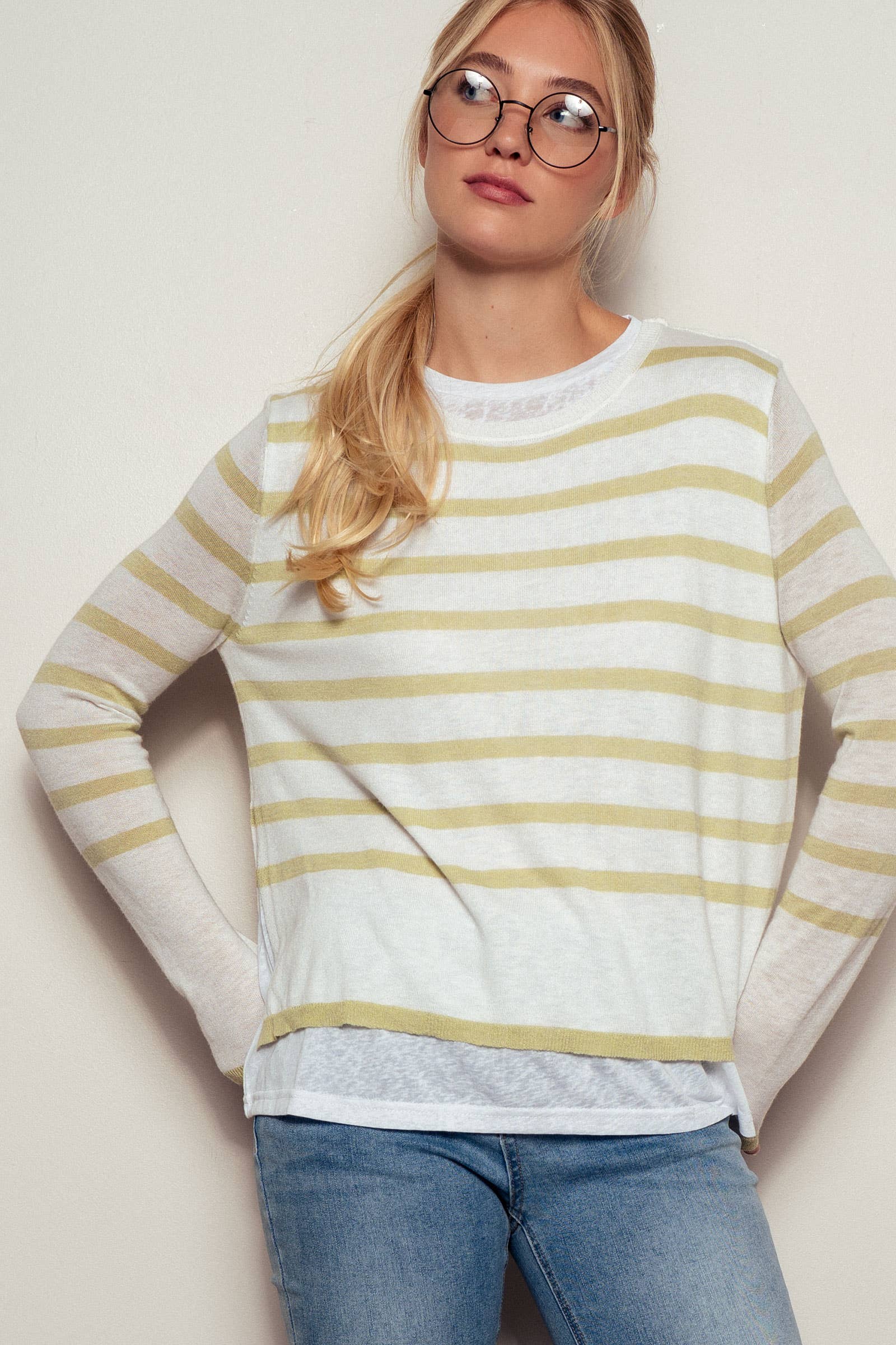 Urban Daizy Elegant Crew Neck Long Sleeve Relaxed Fit Casual Sweater Top Mocha Knit Top - Women's (UDZ-TP-00367) –…
