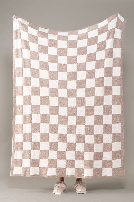 Urban Daizy Modern Checkered Plush Throw Blanket Beige Throw Blanket (UDZ-AC-00127)