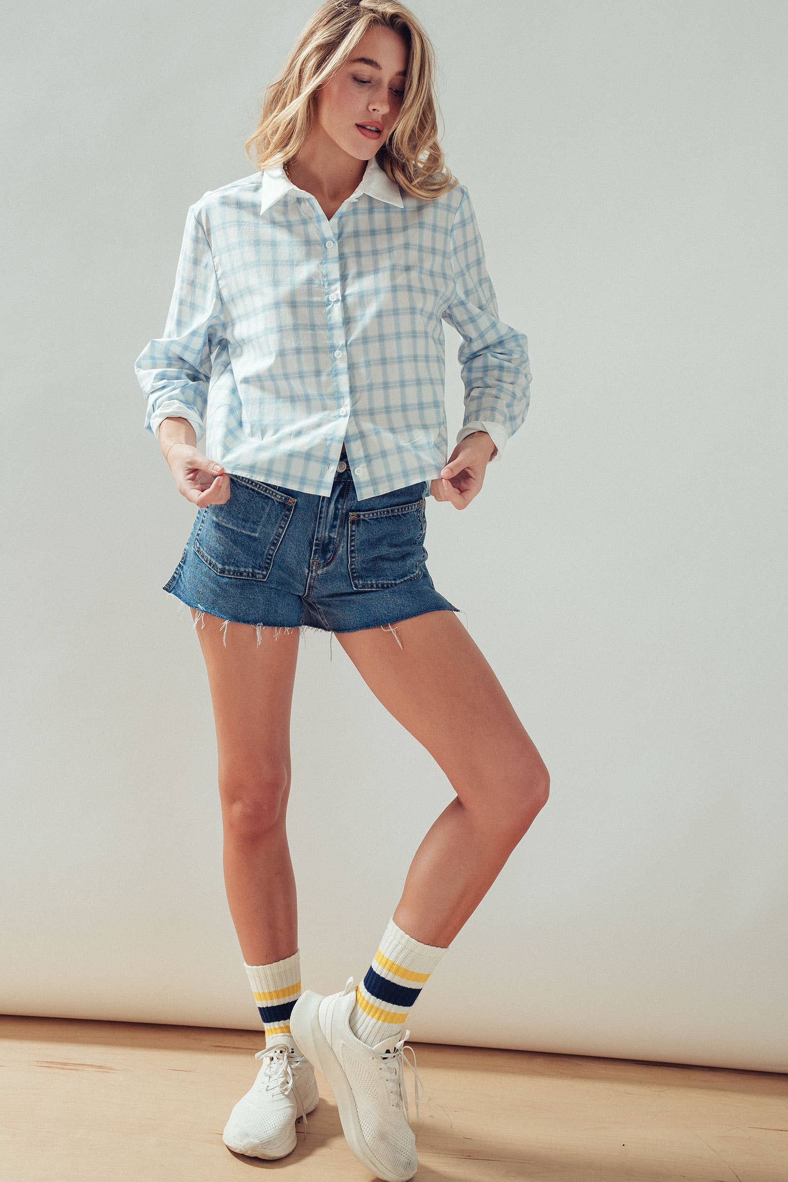 Urban Daizy Contrast Collar Plaid Button Front Shirt Blue Button Down Shirt - Women's (UDZ-TP-01003) – alternate view 4