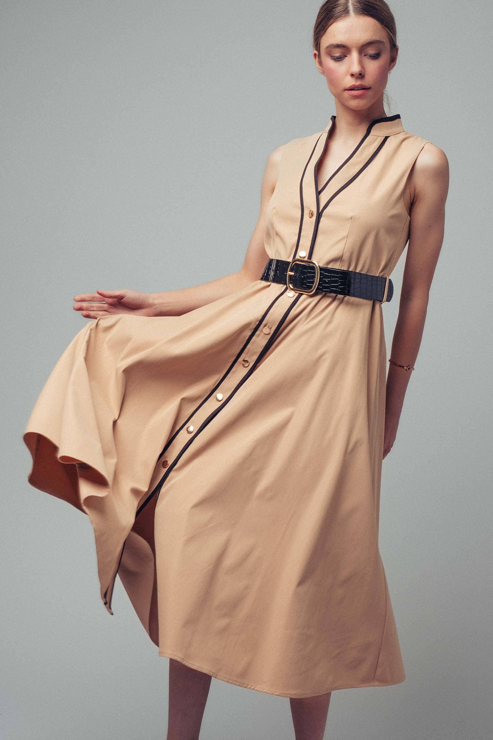 Sleeveless Contrast Trim A-Line Midi Dress