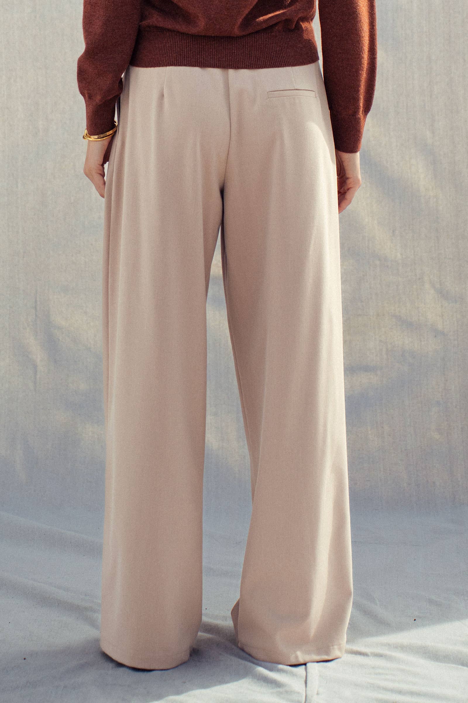 Relaxed Wide-Leg Drawstring Trousers