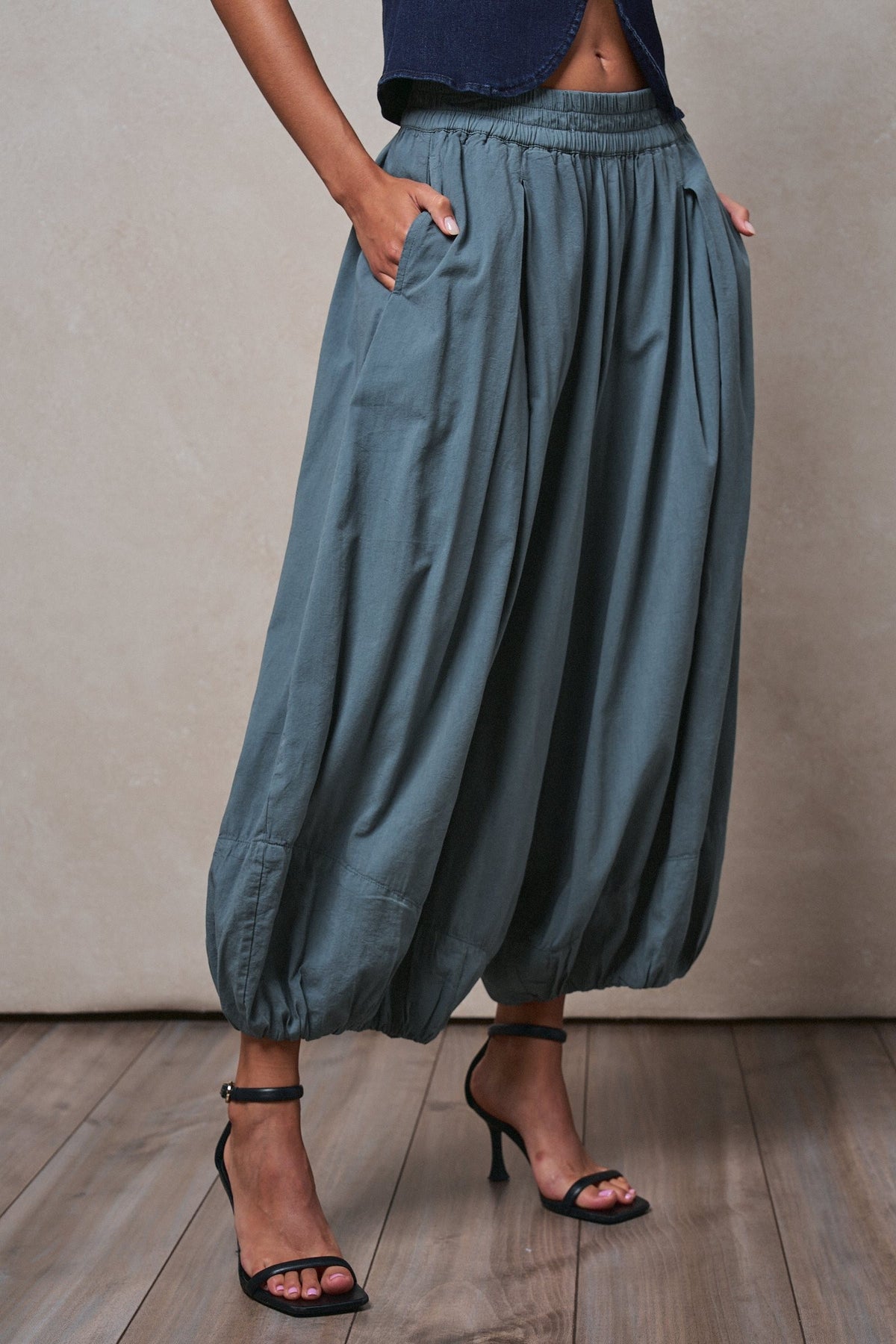Balloon Hem Wide Leg Pants in BLACK - Women's Casual Pants | Urban Daizy