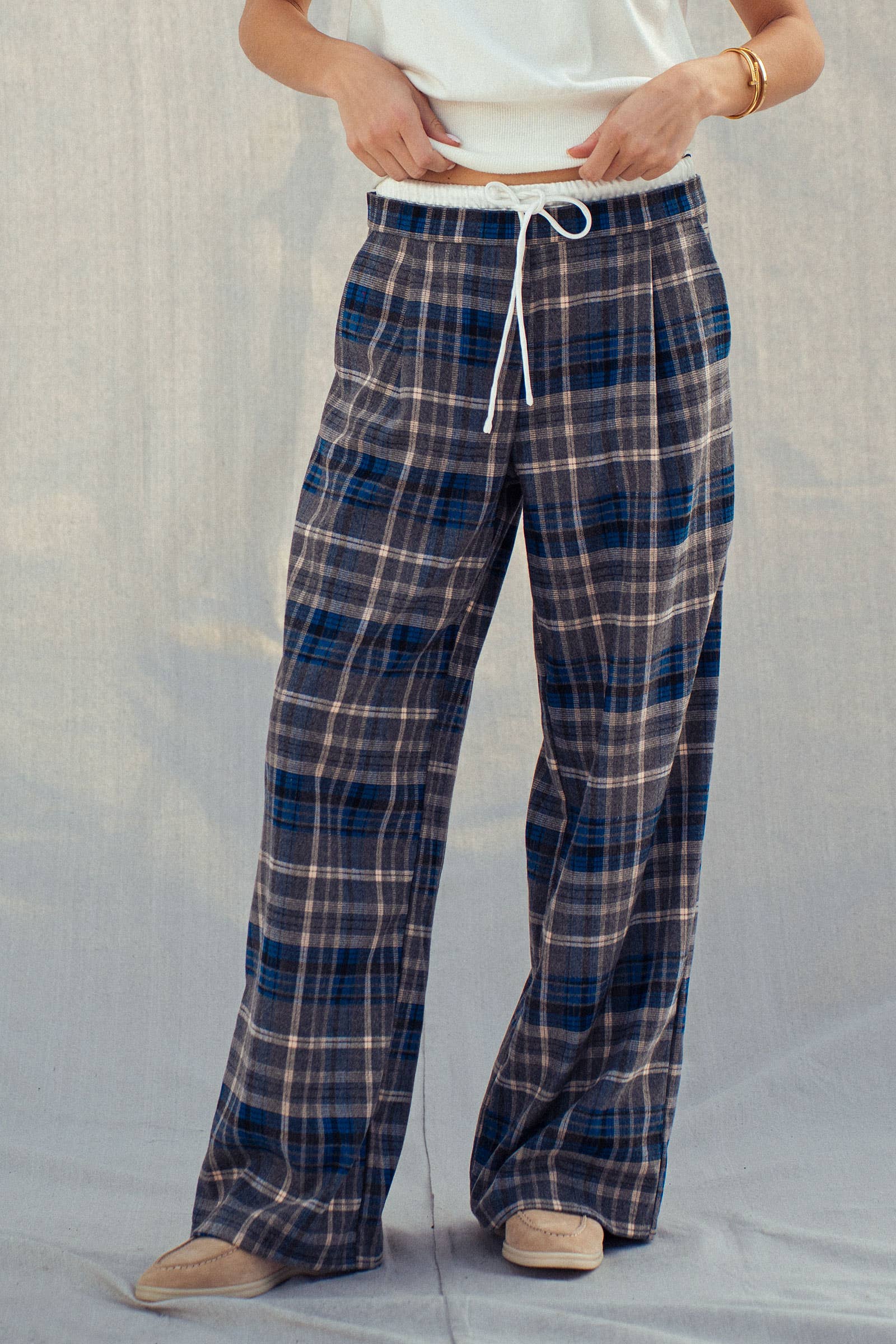 Urban Daizy Elastic Drawstring Waist Plaid Wide-Leg Pants Navy-Grey Pants - Women's (UDZ-PT-00466) – alternate view 10