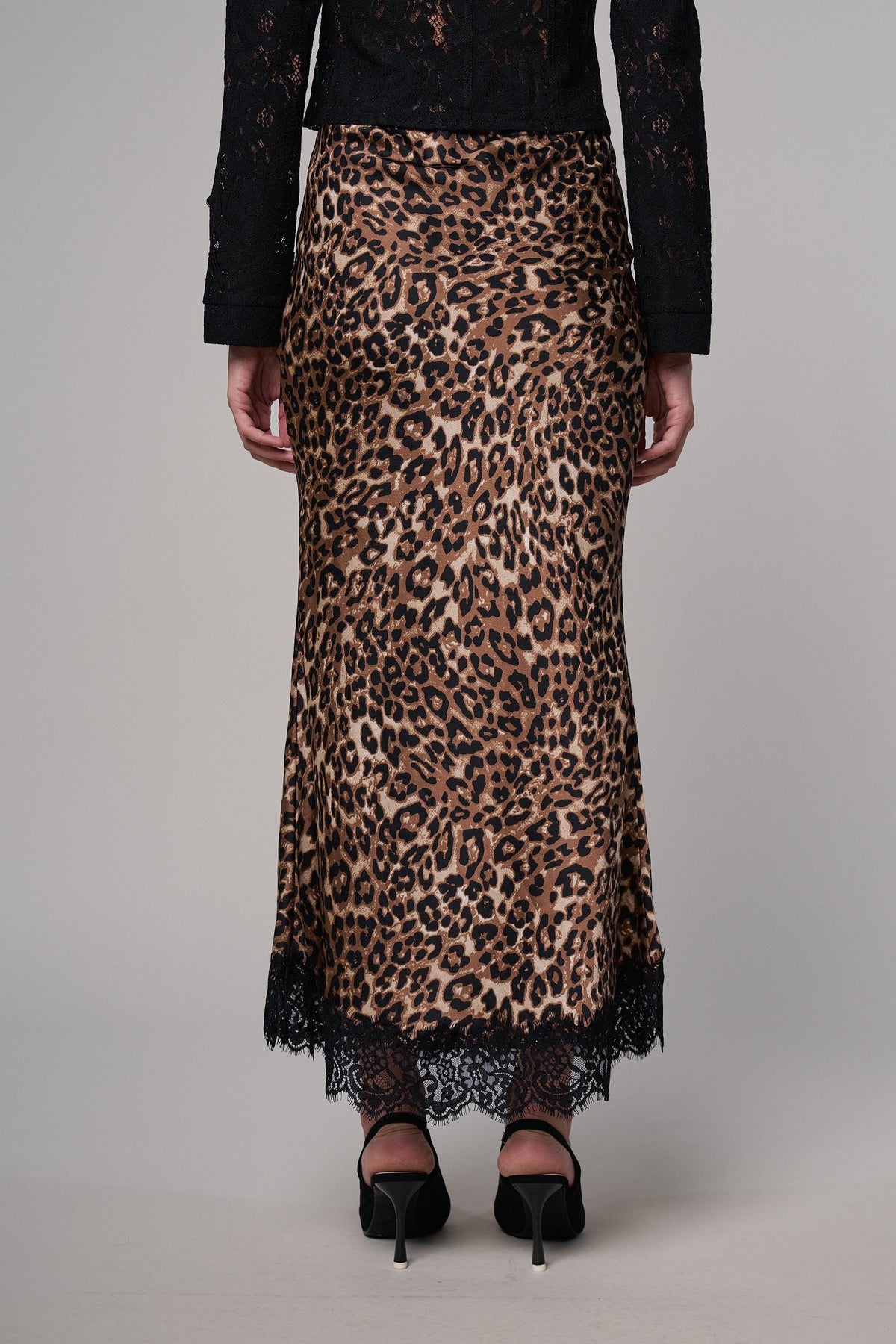 Leopard Print Lace Hem Maxi Skirt in LEOPARD - Women's Maxi Skirts | Urban Daizy