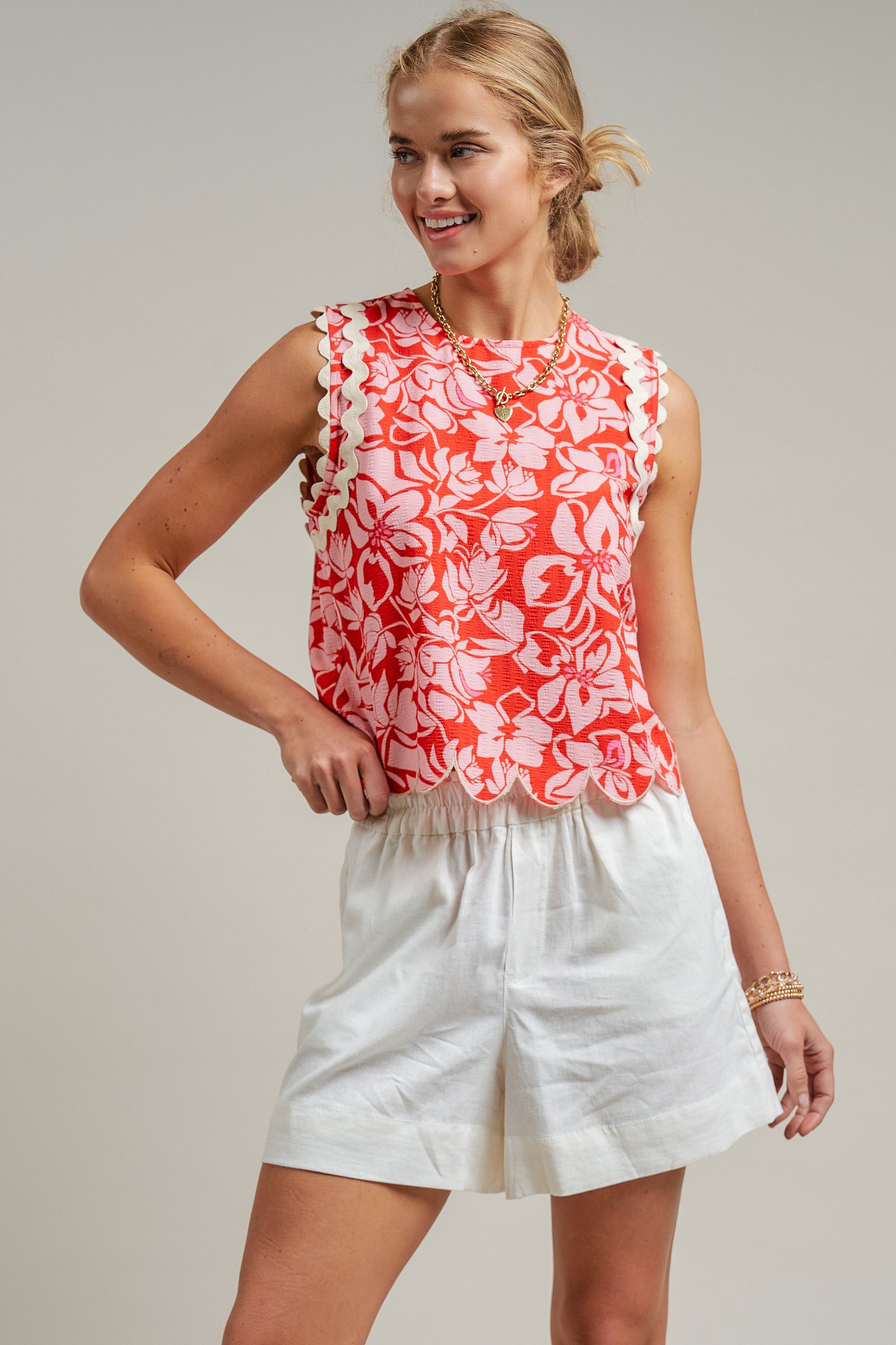 Floral Print Scallop Edge Sleeveless Top