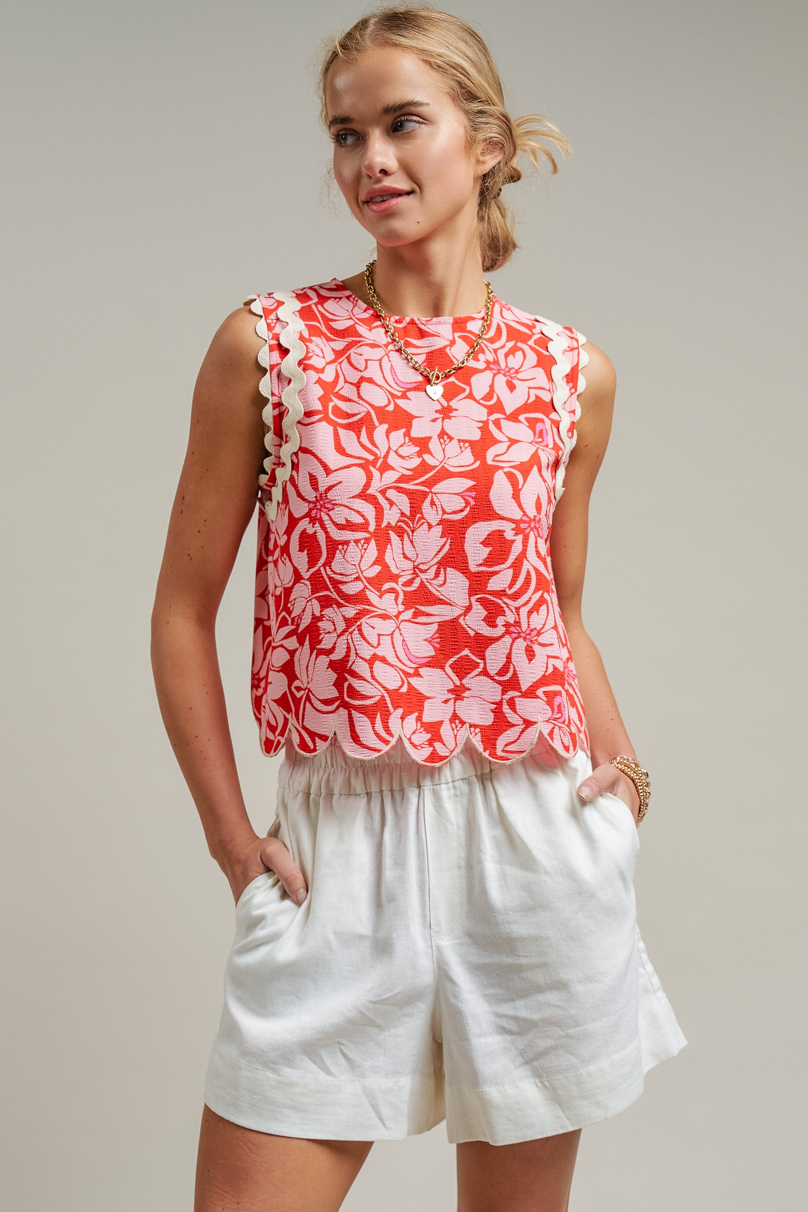 Floral Print Scallop Edge Sleeveless Top