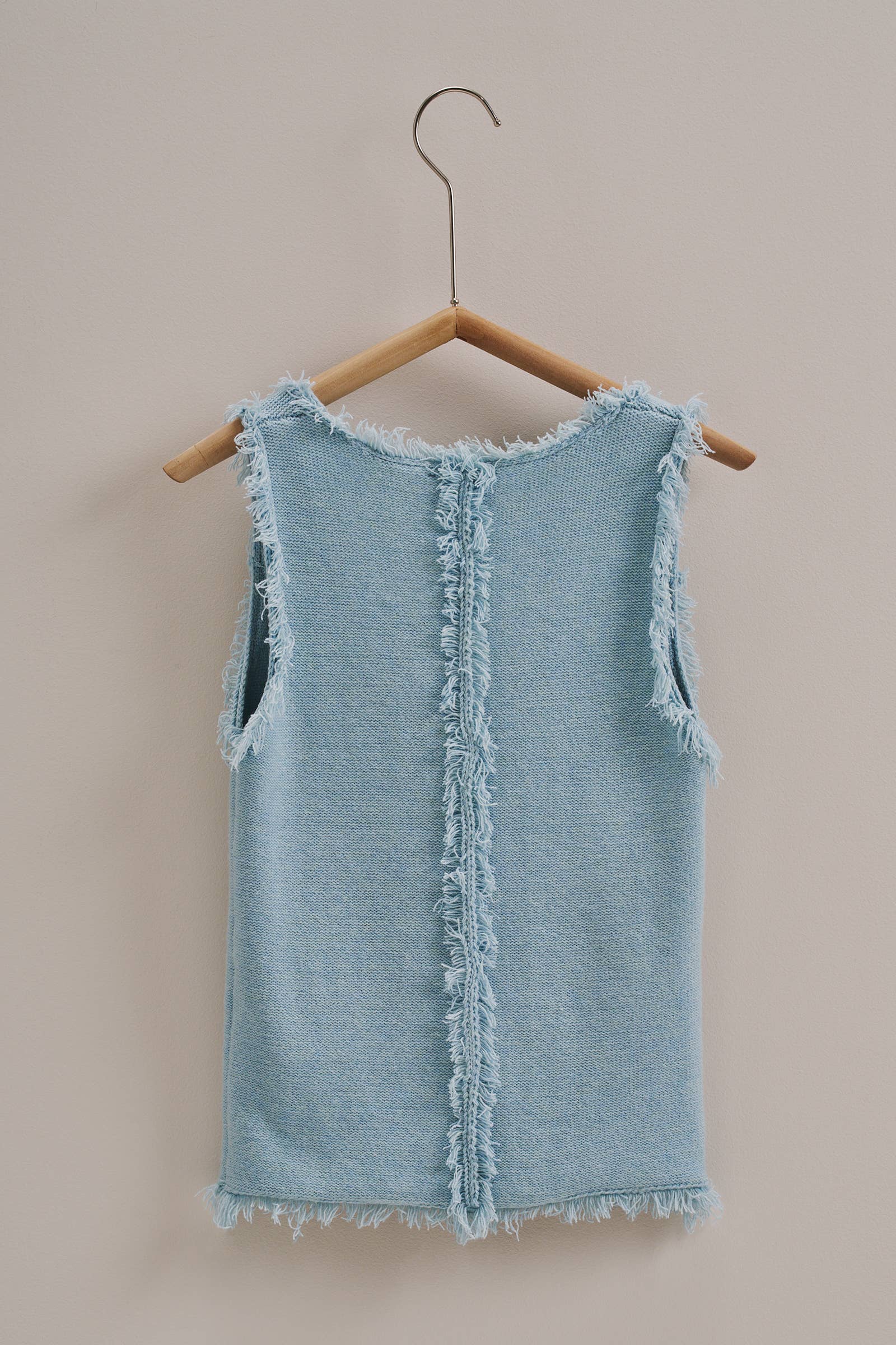 Frayed Trim Textured Knit Sleeveless Top