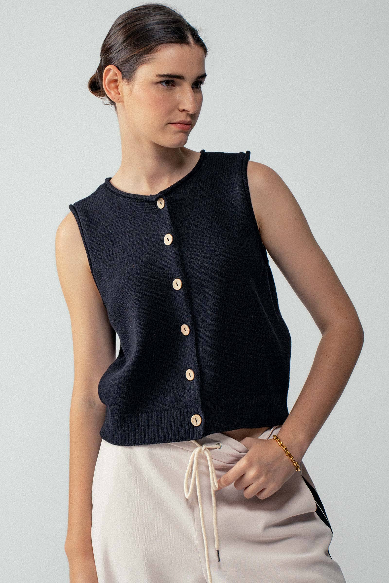 Urban Daizy Relaxed Button-Front Knit Sleeveless Top Black Sweater Vest - Women's (UDZ-SK-00127) – alternate view 4