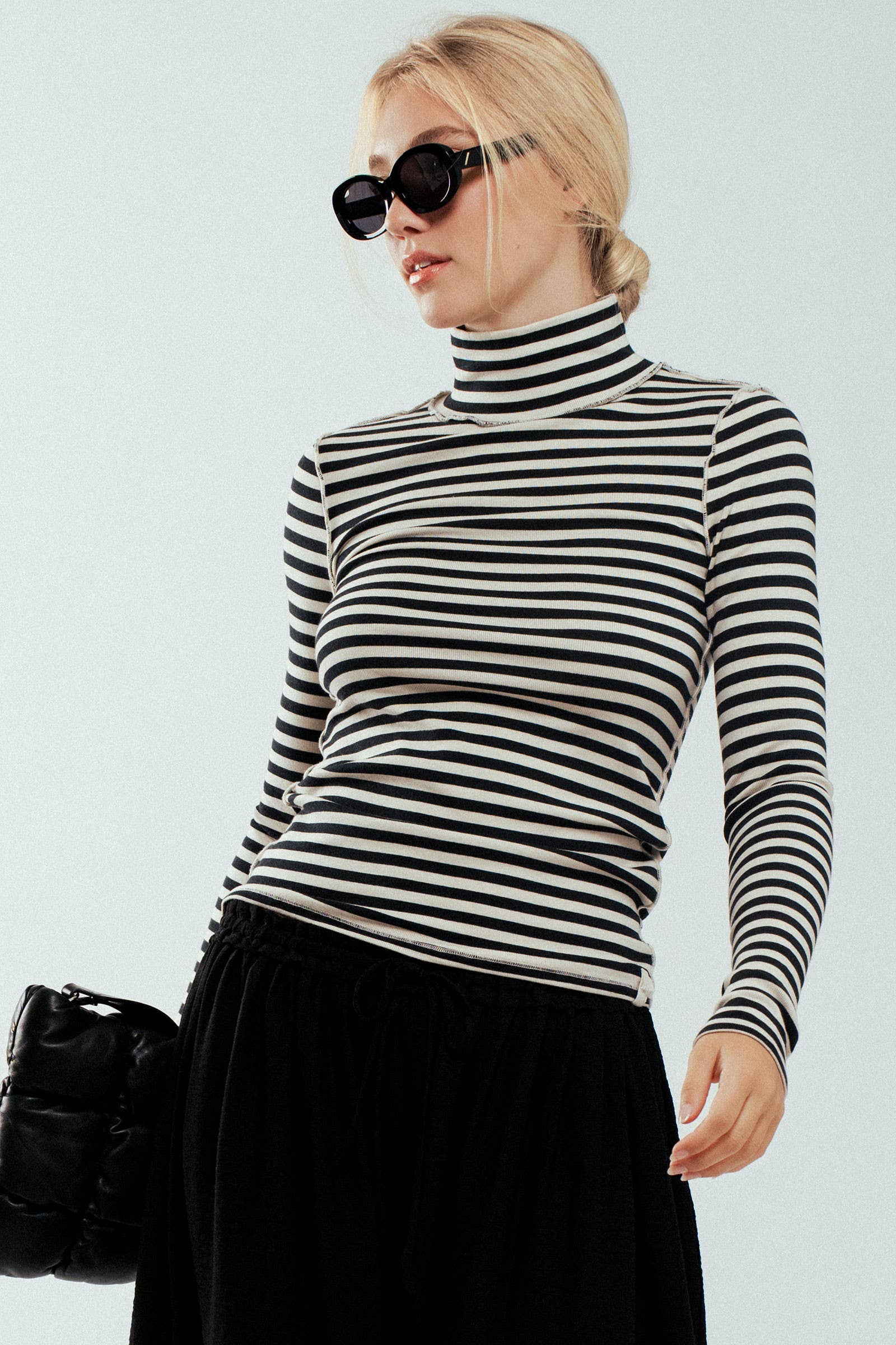 Contrast Seam Turtleneck Knit Top