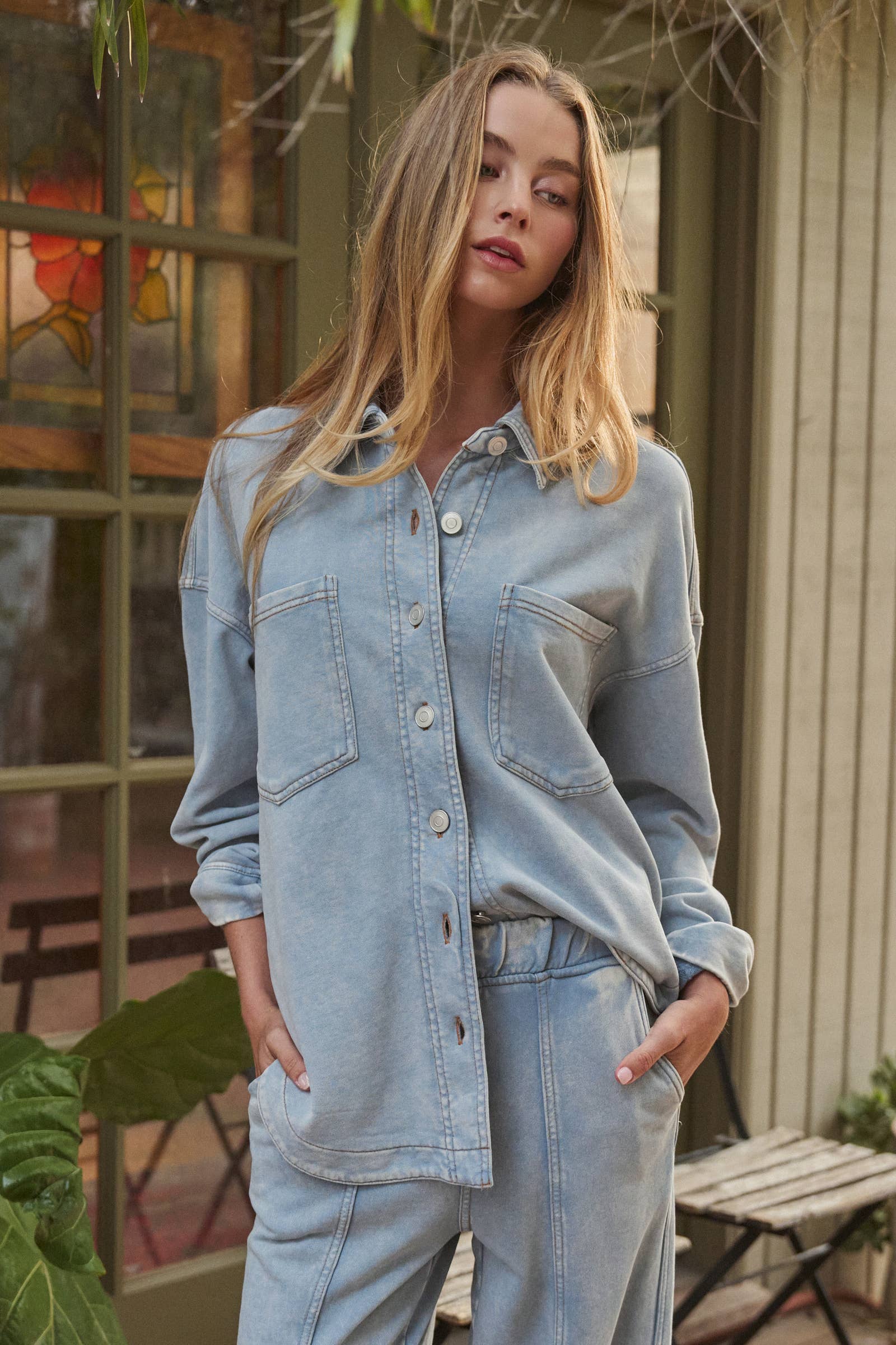 Urban Daizy Oversized Acid Wash Cotton Button Down Shirt Lt-Blue Button Down Shirt - Women's (TNTP4021-Lt-Blue)