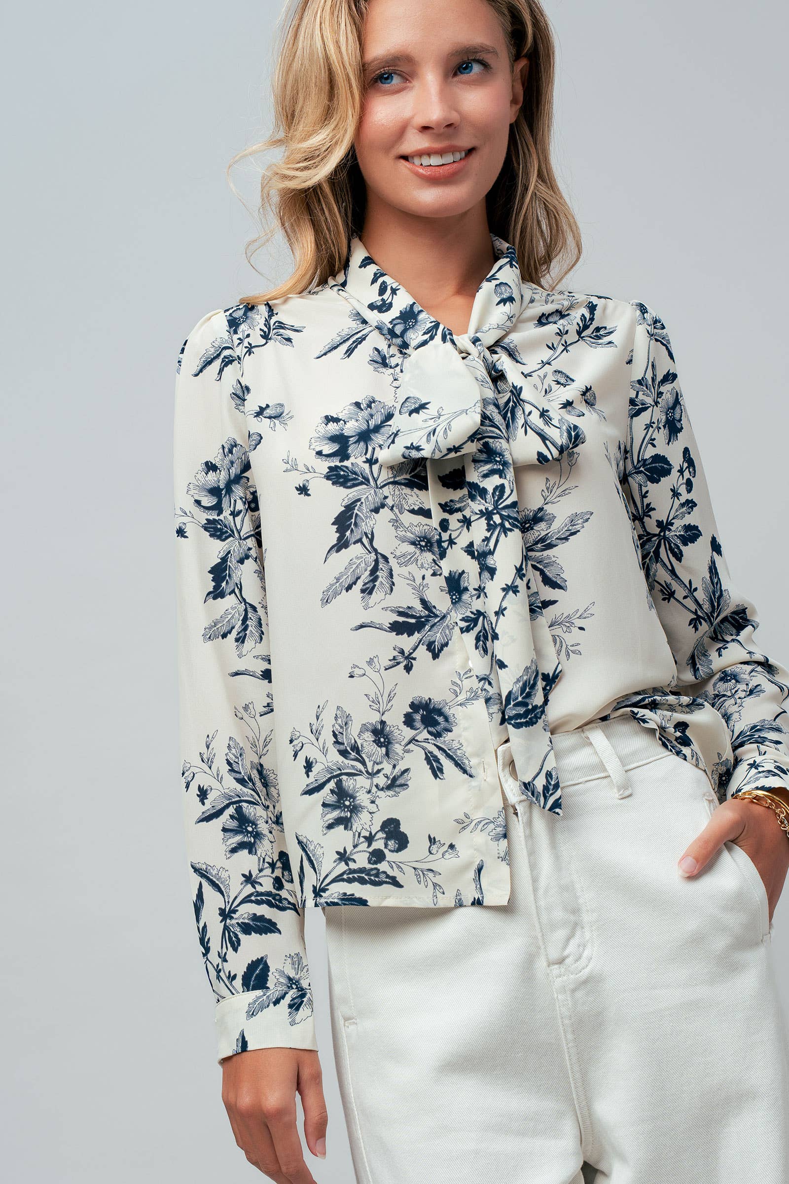 Romantic Toile Print Pussy Bow Blouse