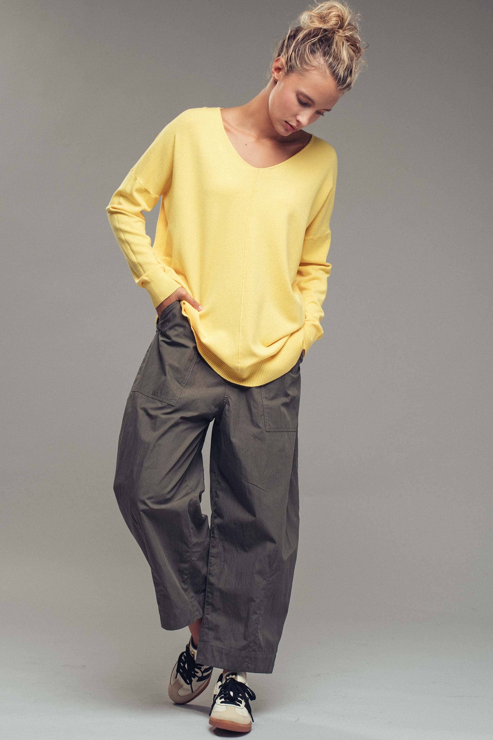 Urban Daizy Relaxed Soft V-Neck High-Low Tunic Sweater Carnation Tunic Sweater - Women's (UDZ-KN-01042) – alternate view 8