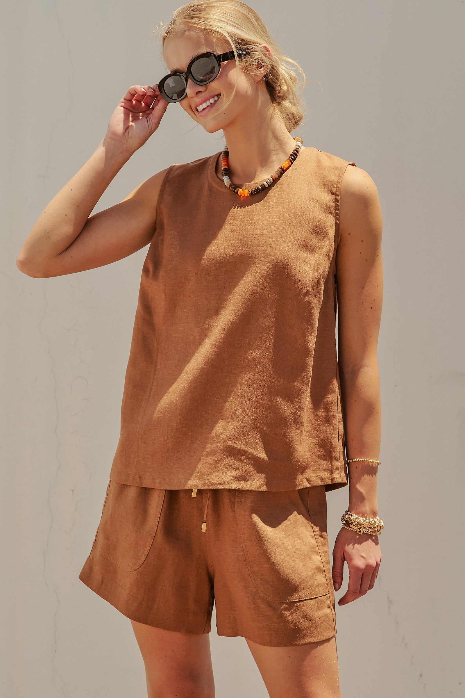 Coastal Ease Linen Shorts - Women's Pants | Urban Daizy