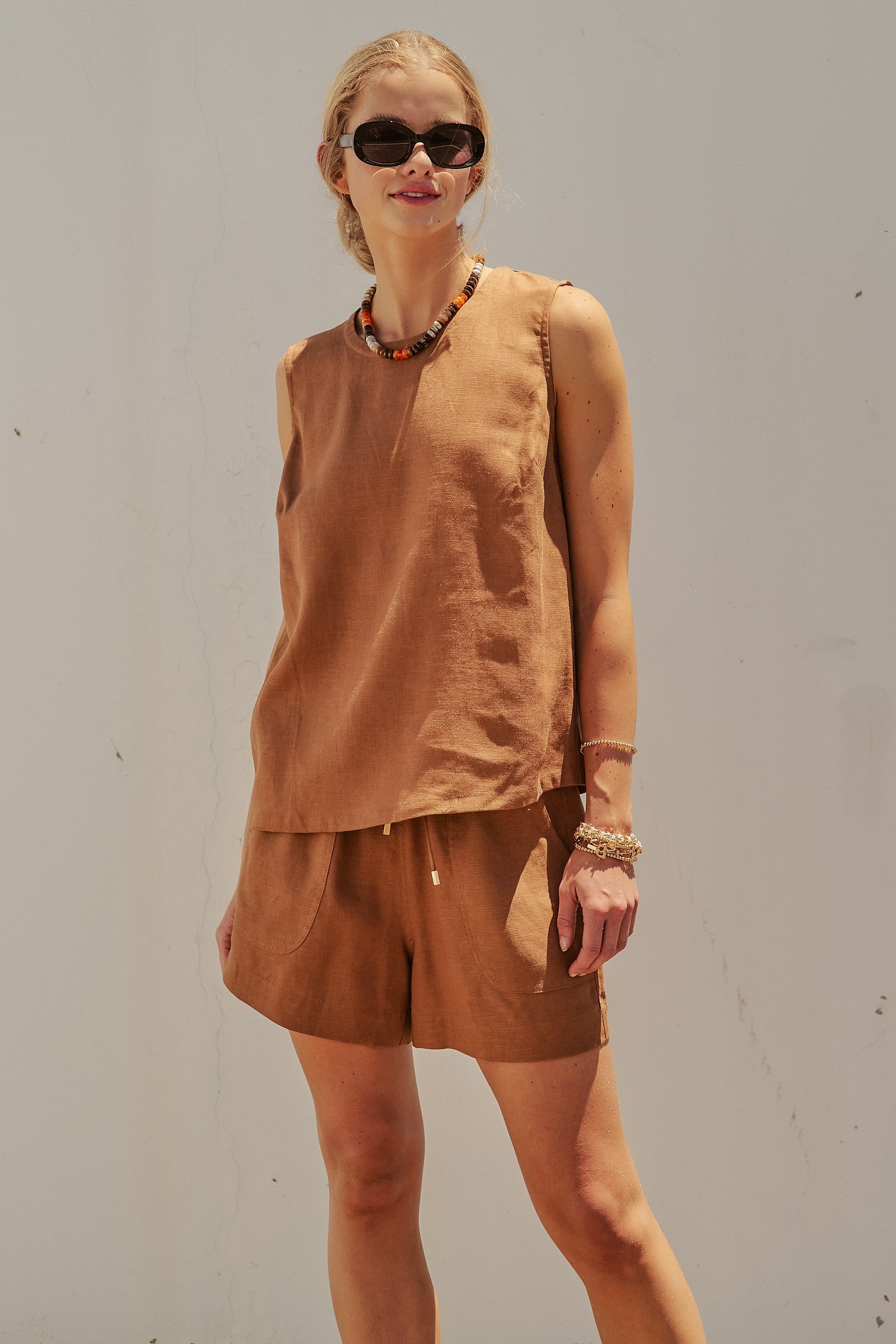 Coastal Ease Linen Shorts in BROWN - Women's Pants | Urban Daizy