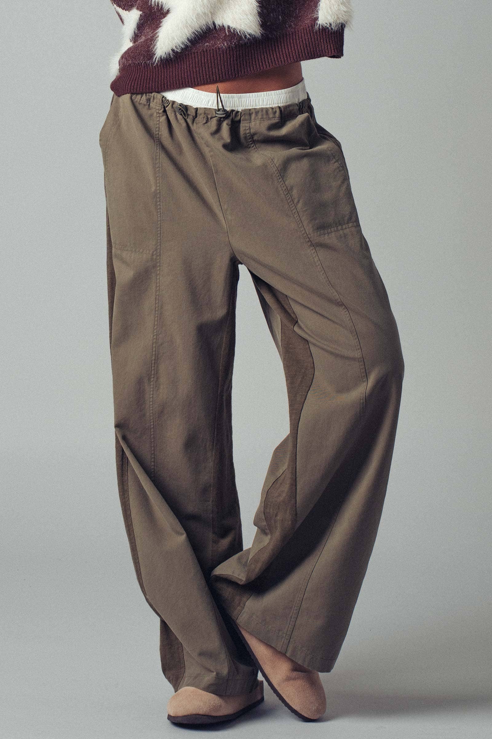 Urban Daizy Drawstring Waist Wide-Leg Relaxed Pants Olive Pants - Women's (UDZ-TP-00814) – alternate view 3
