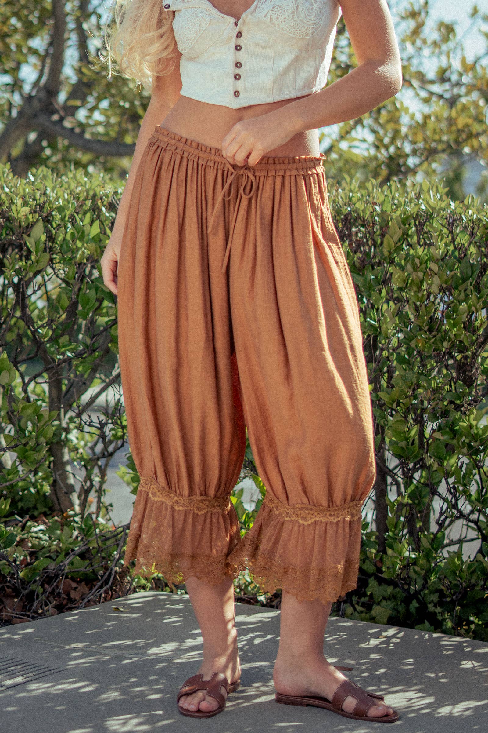 Urban Daizy Lace-Trimmed Cropped Bloomer Pants Ivory Pants - Women's (UDZ-PT-00240) – alternate view 2