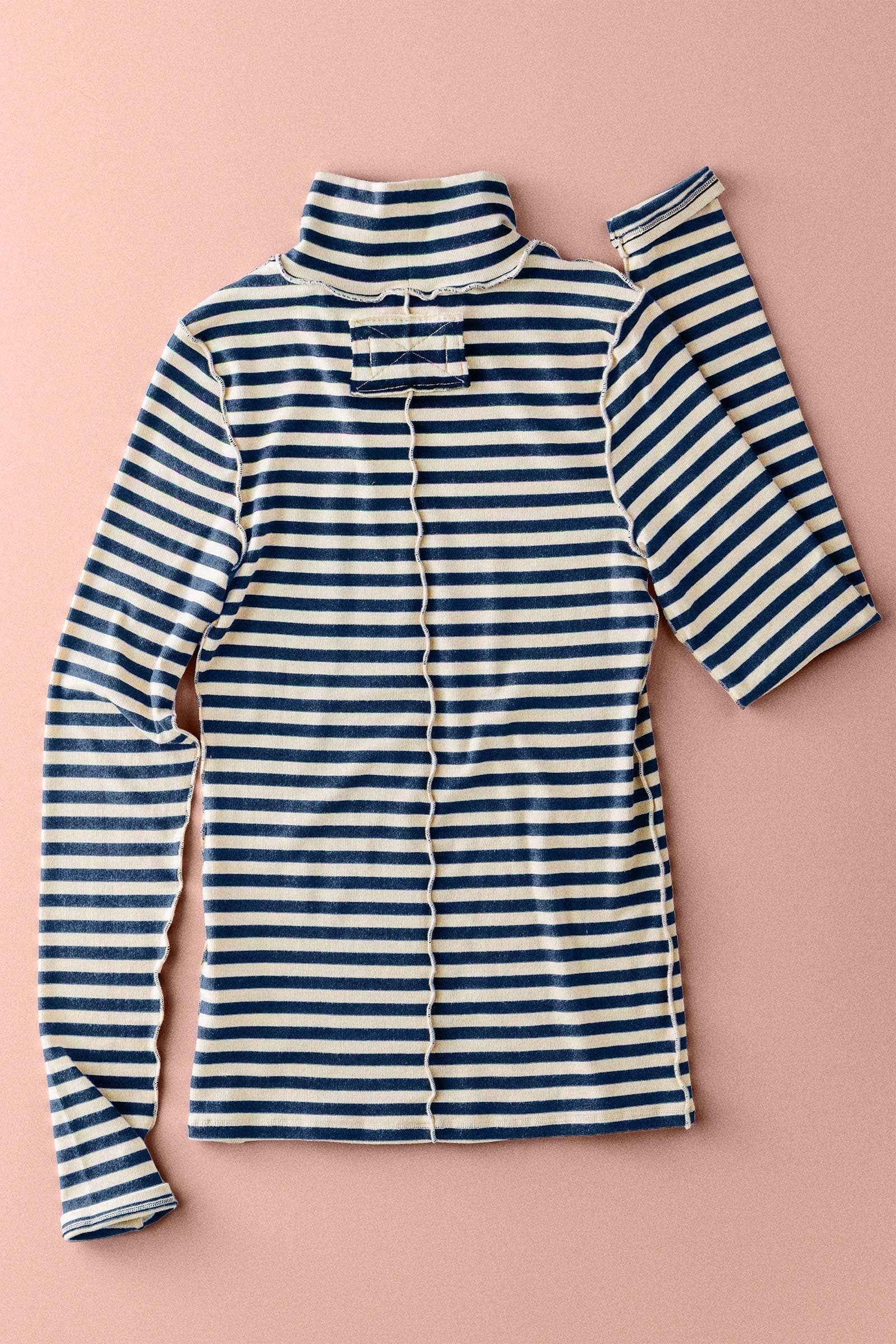 Contrast Seam Turtleneck Knit Top