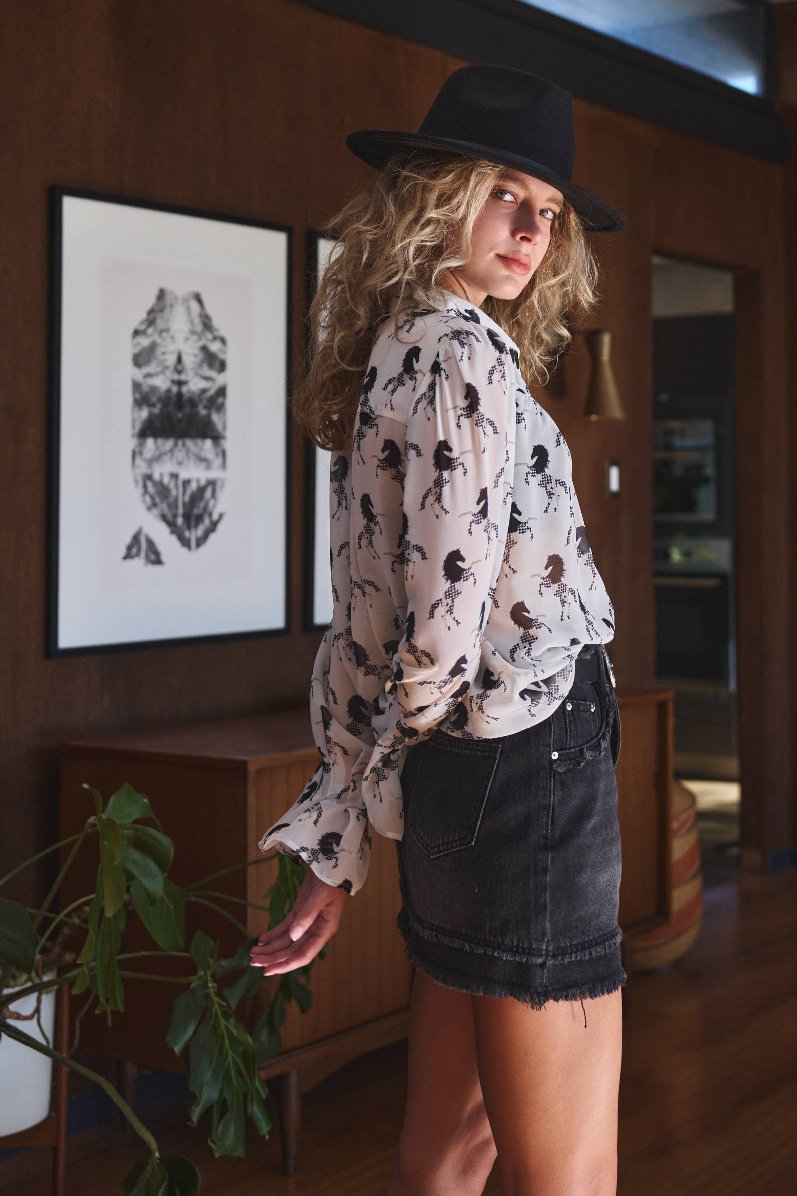 Urban Daizy Western Horse Print Button Down Blouse Flared Cuff Ivory-Black Blouse - Women's (UDZ-TP-01055) – alternate view 6