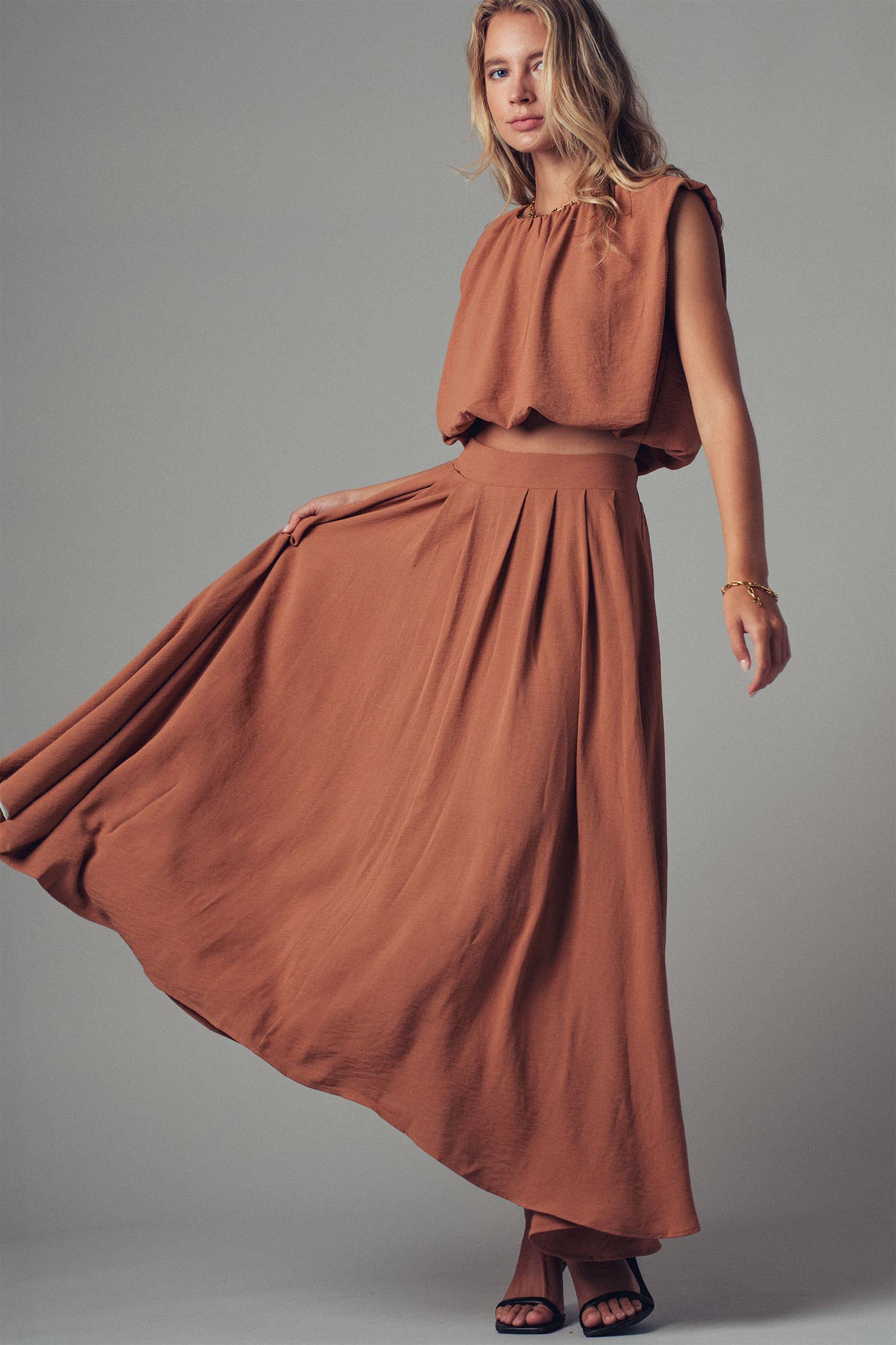 Pleated High-Waist Flowy Skirt