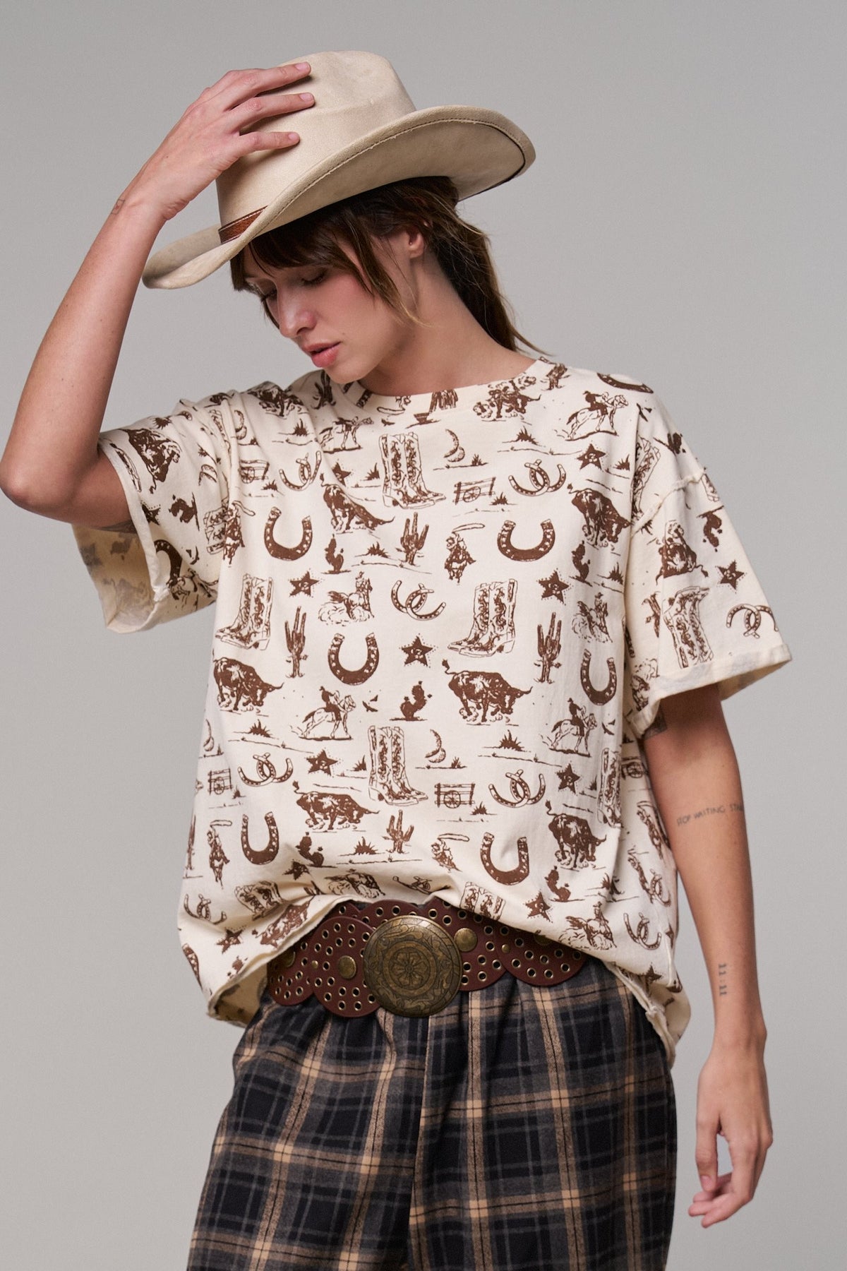 Rodeo Charm Print Oversized Tee in LT KHAKI - Women's Graphic T-shirts | Urban Daizy