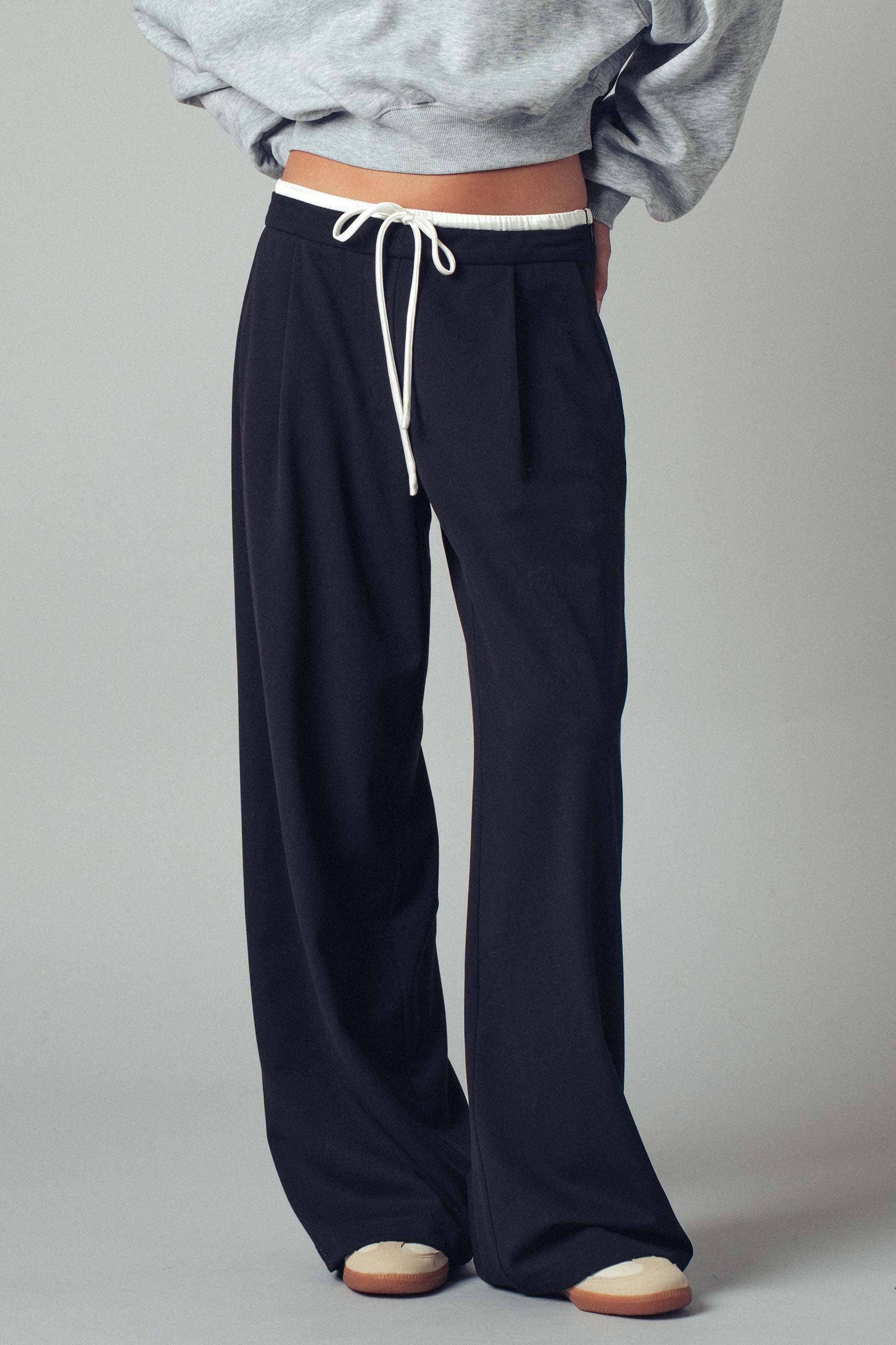 Relaxed Wide-Leg Drawstring Trousers