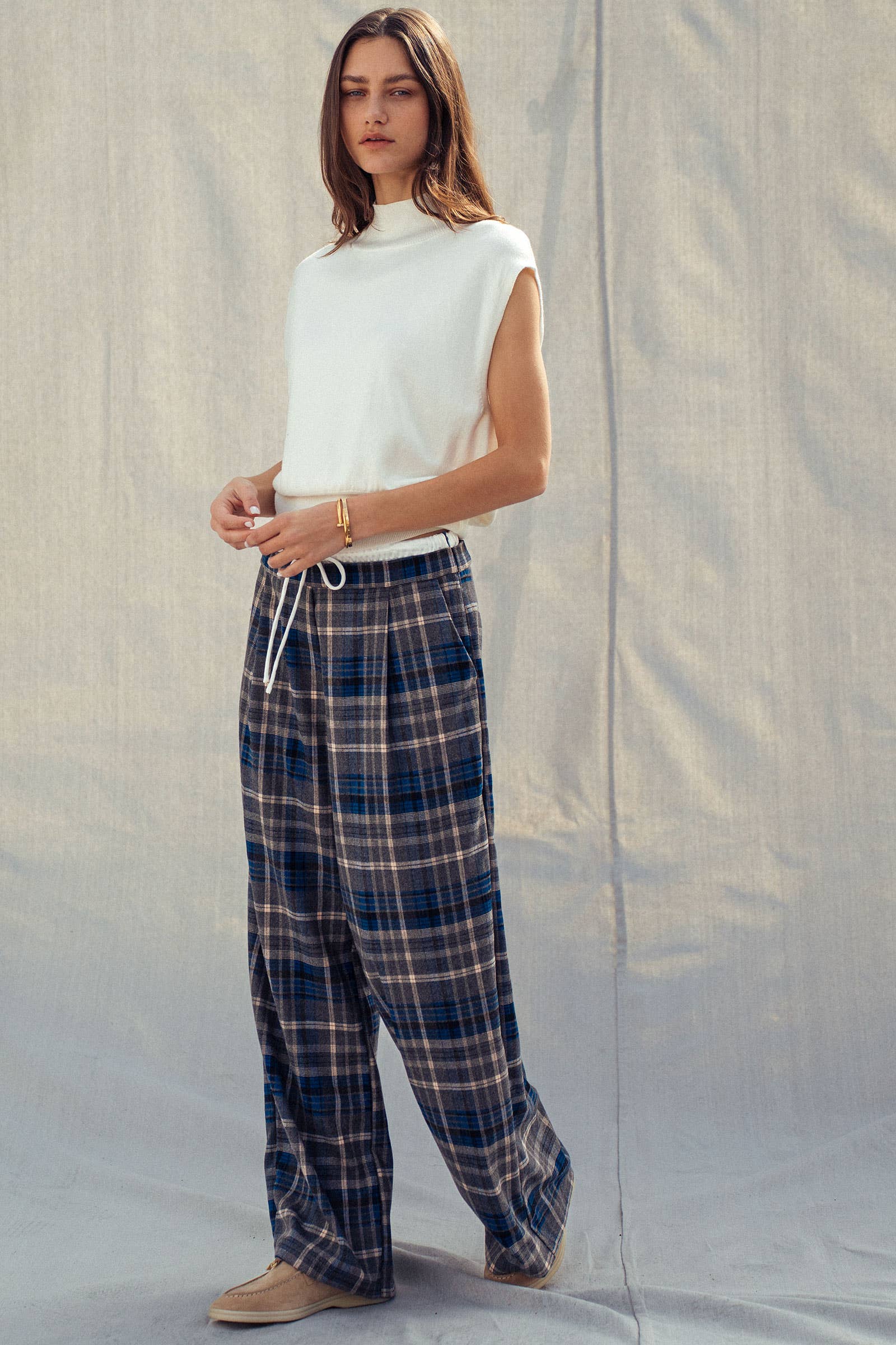 Urban Daizy Elastic Drawstring Waist Plaid Wide-Leg Pants Navy-Grey Pants - Women's (UDZ-PT-00466) – alternate view 9