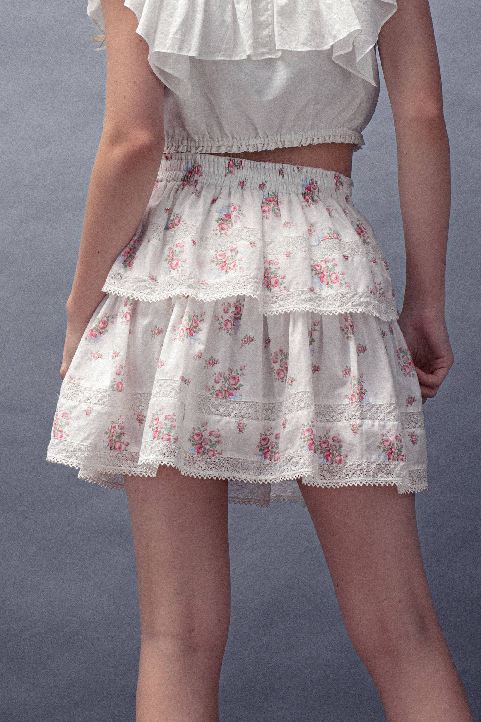 Urban Daizy Romantic Rose Print Lace Trim Tiered Mini Skirt Ivory Skirt - Women's (UDZ-AC-00158)