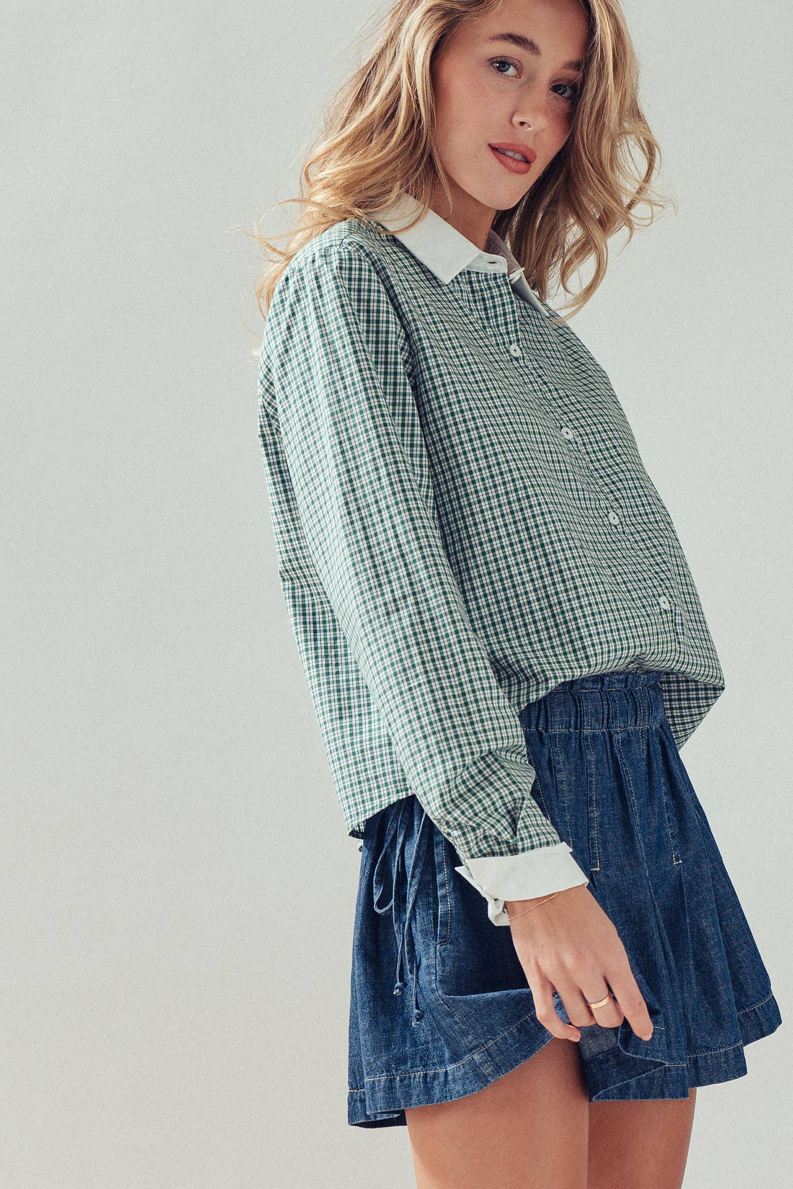 Urban Daizy Gingham Contrast Collar Button Down Shirt Green Button Down Shirt - Women's (UDZ-TP-01005) – alternate view 4