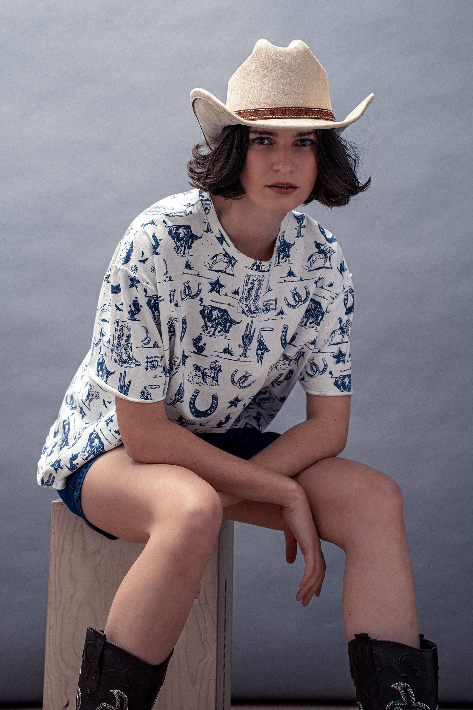 Urban Daizy Western Graphic Print Relaxed Fit Tee Blue T-Shirt - Women's (UDZ-DR-00390) – alternate view 15