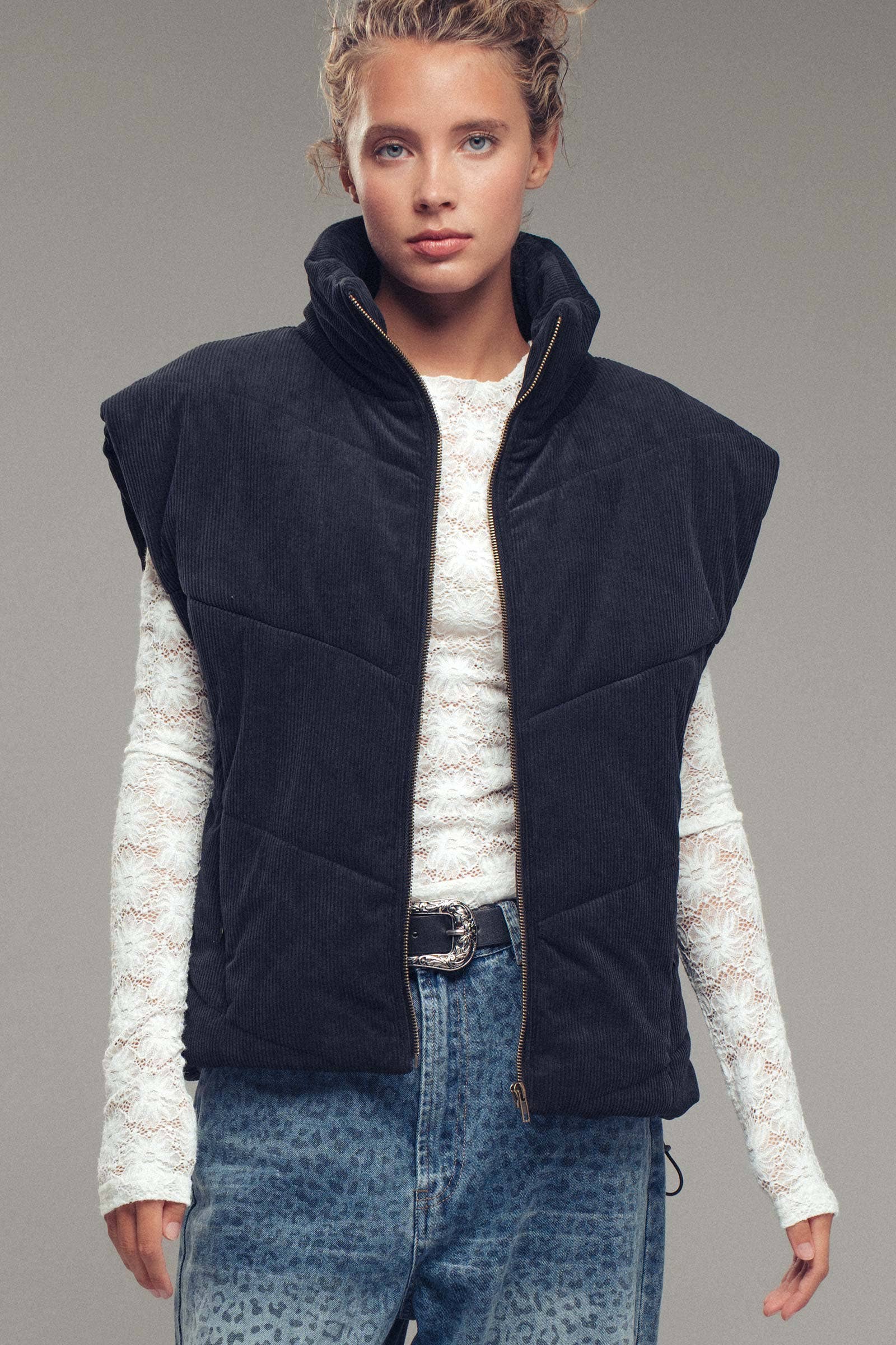 Urban Daizy Sleeveless Corduroy Toggle Hem Puff Vest Charcoal Outerwear Vest - Women's (UDZ-OT-00072) – alternate view 7