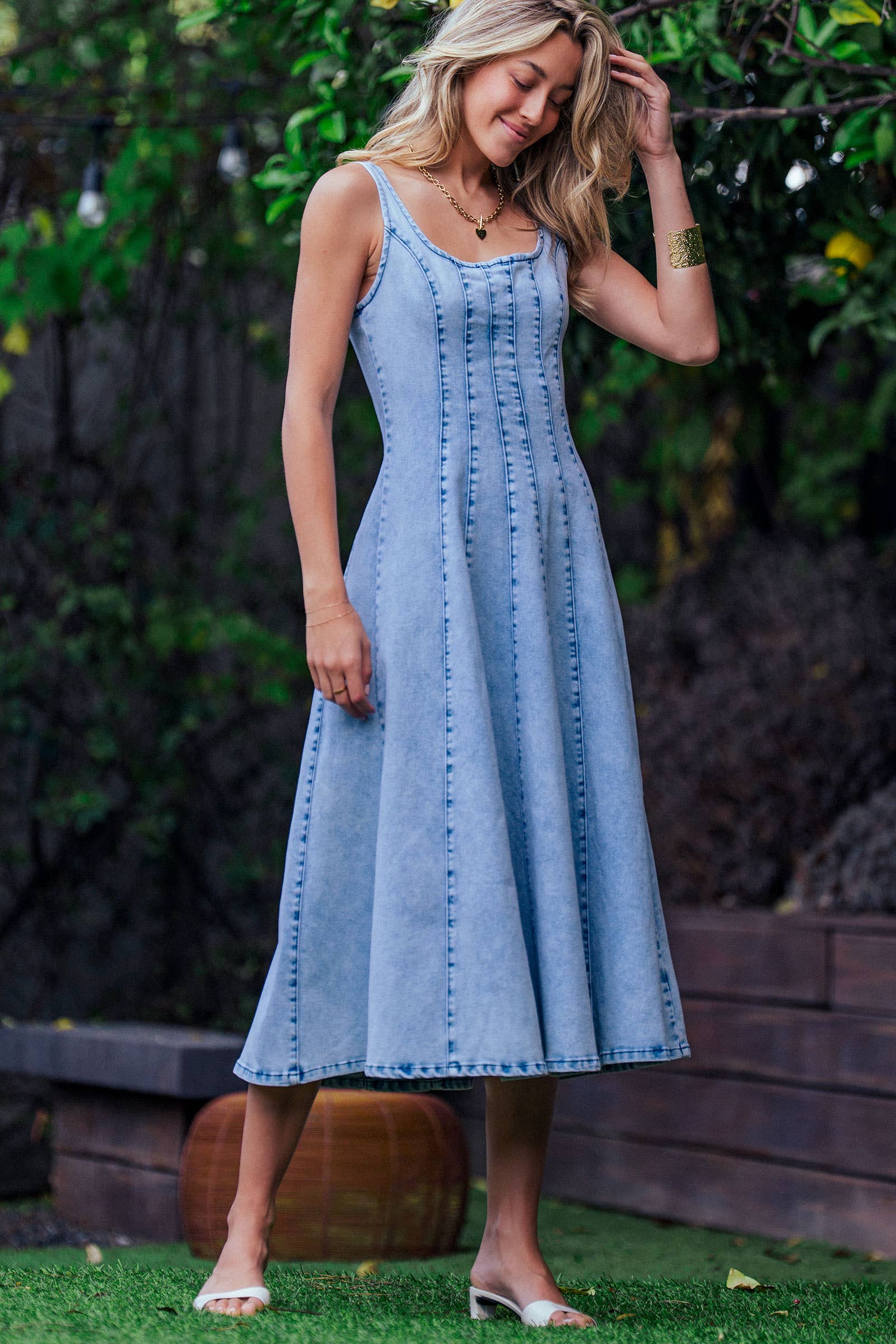 Urban Daizy Panelled Denim Midi Dress Exposed Back Zipper Lt-Denim Dress - Women's (UDZ-DR-00518) – alternate view 6