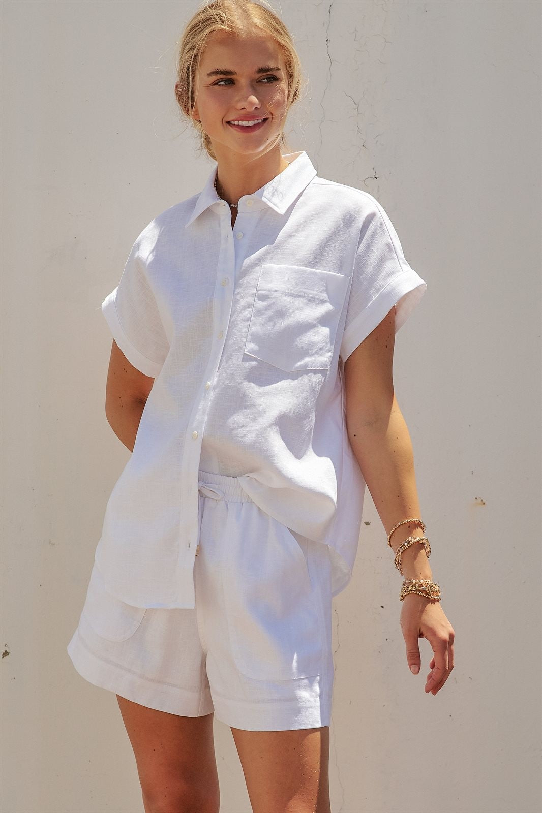 Coastal Ease Linen Shorts in WHITE - Women's Pants | Urban Daizy