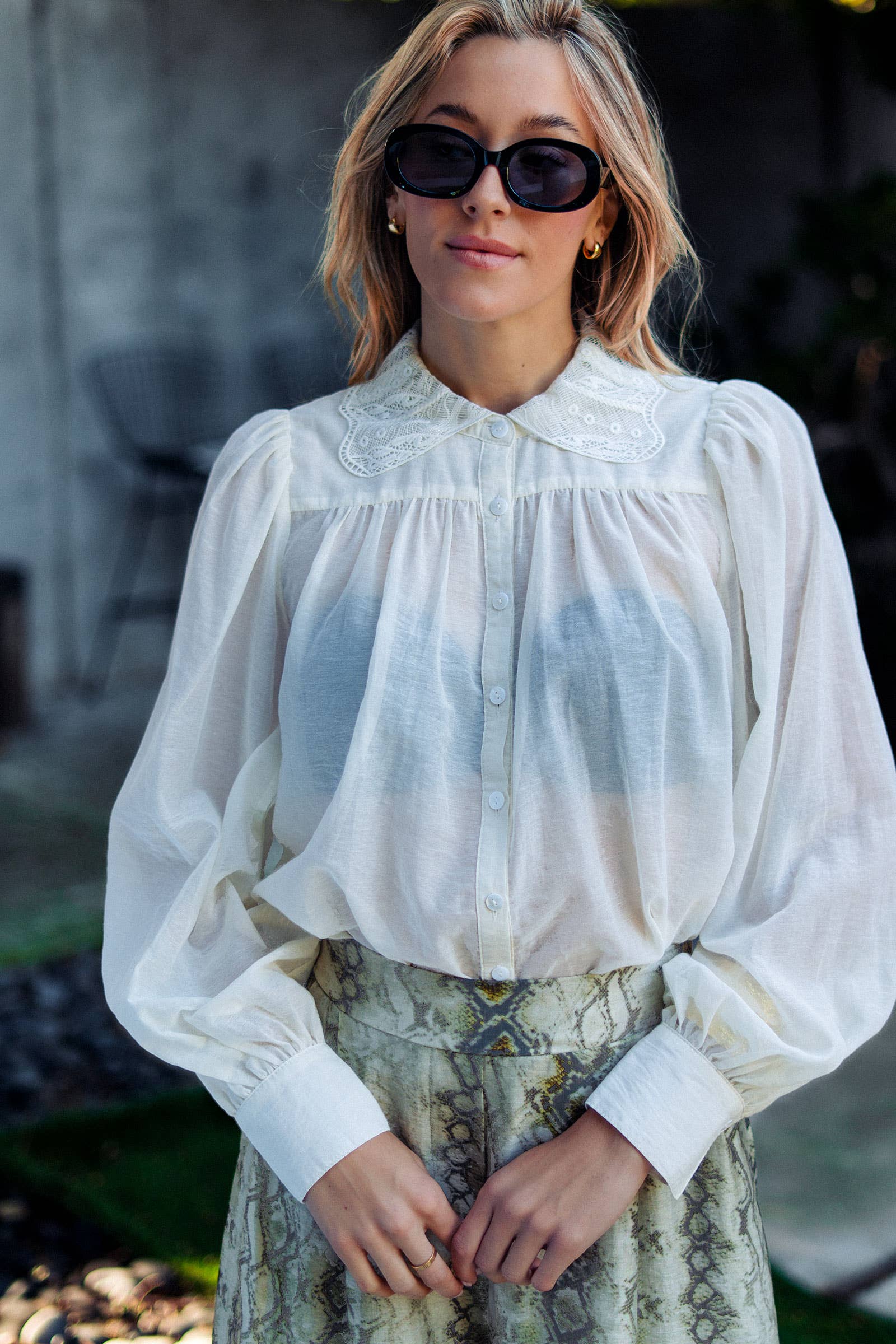 Urban Daizy Romantic Lace Collar Puff Sleeve Cotton Blend Blouse Ivory Blouse - Women's (UDZ-TP-01069)