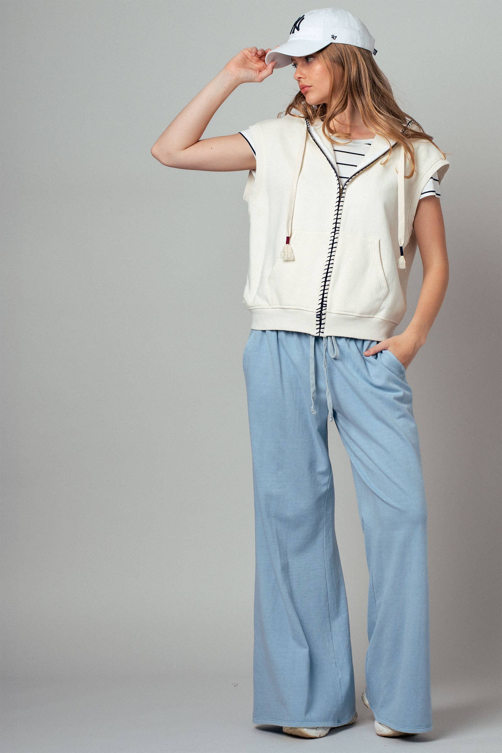 Relaxed Sleeveless Contrast Stitch Zip Hoodie