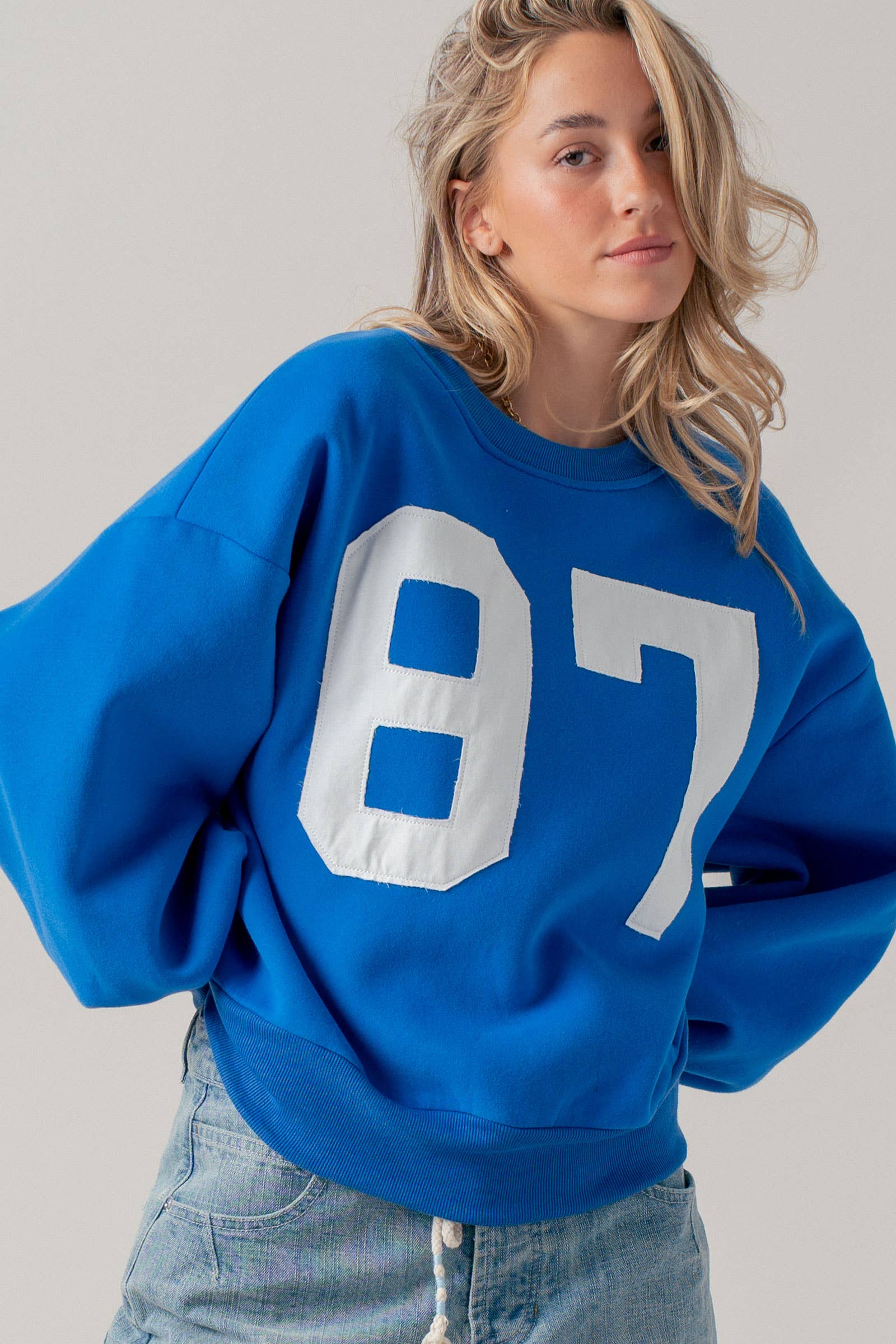 "87" Graphic Balloon Sleeve Oversized Sweatshirt