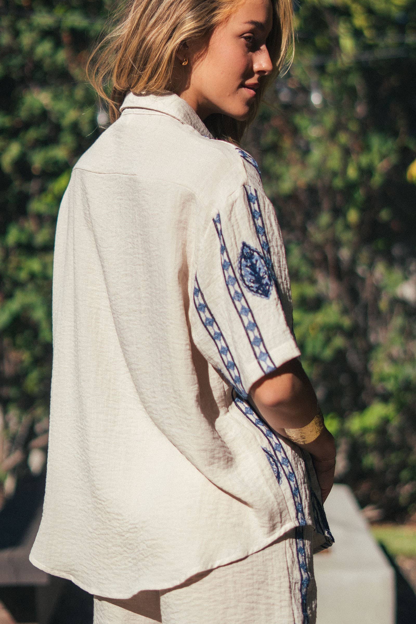 Urban Daizy Boho Embroidered Linen Blend Resort Shirt Cream-Blue Button Down Shirt - Women's (UDTP1391-Cream-Blue) – alternate view 4