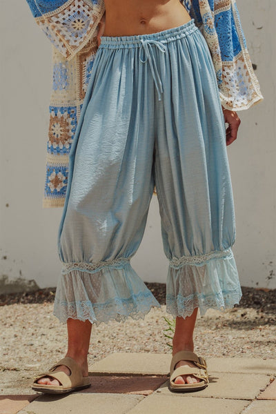Lace-Trimmed Cropped Bloomer Pants