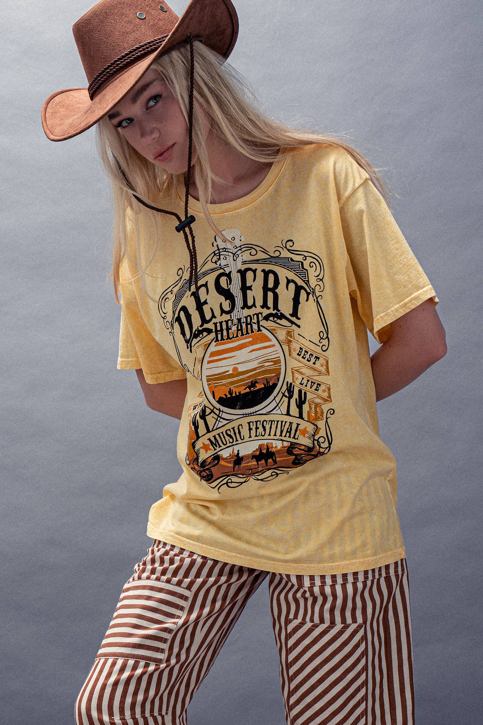 Urban Daizy Desert Heart Music Festival Western Graphic Oversized Tee Honey-Mustard Screen Printed T-Shirt - Women's… –…