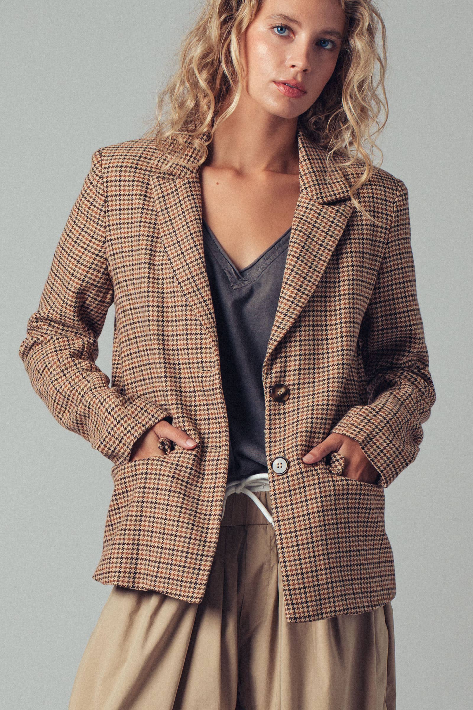 Urban Daizy Houndstooth Blazer Brown Blazer - Women's (UDZ-OT-00087) – alternate view 2